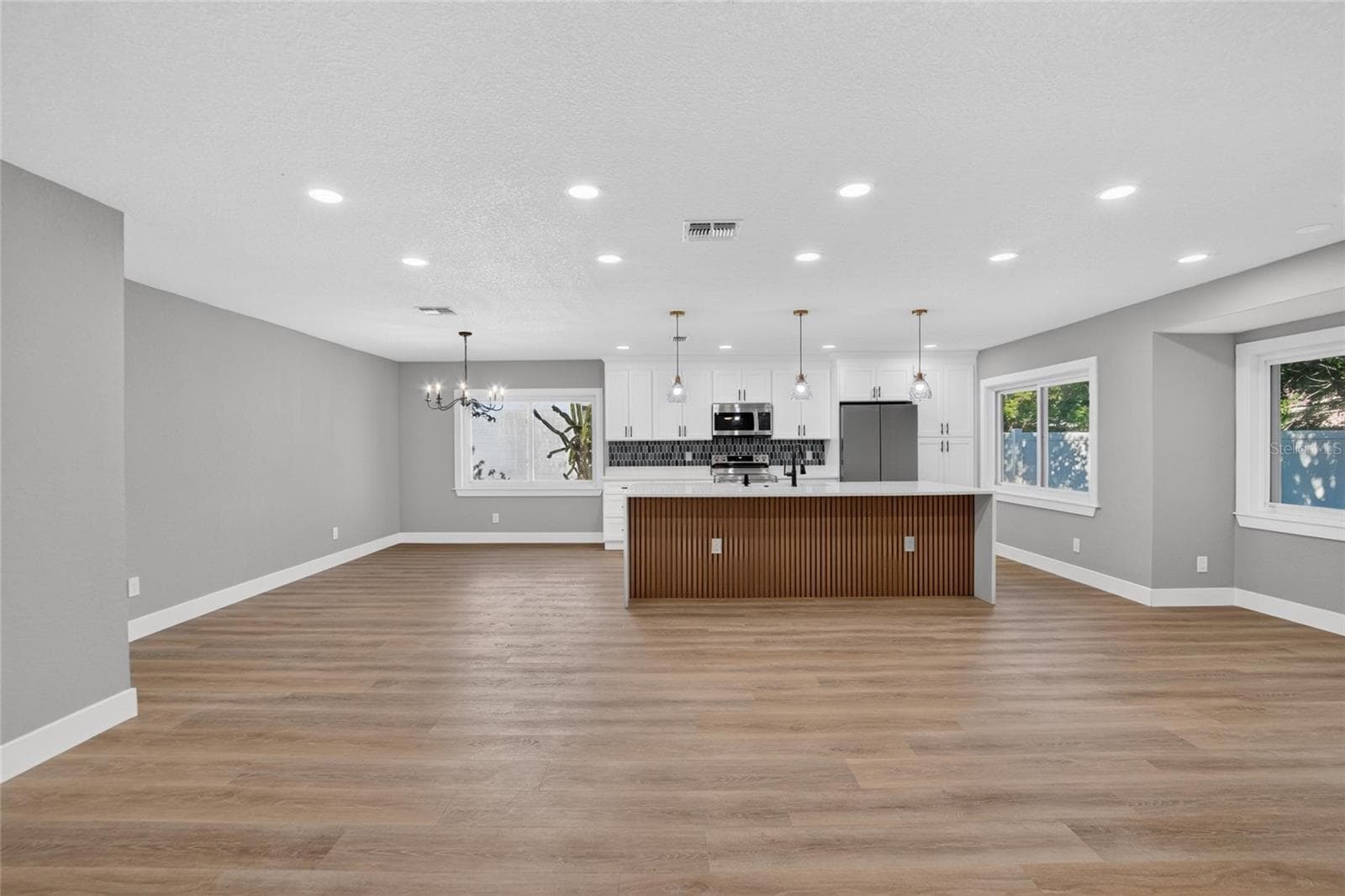Single Family Residence at 605 HILLPOINT WAY, BRANDON, photo 11 of 79