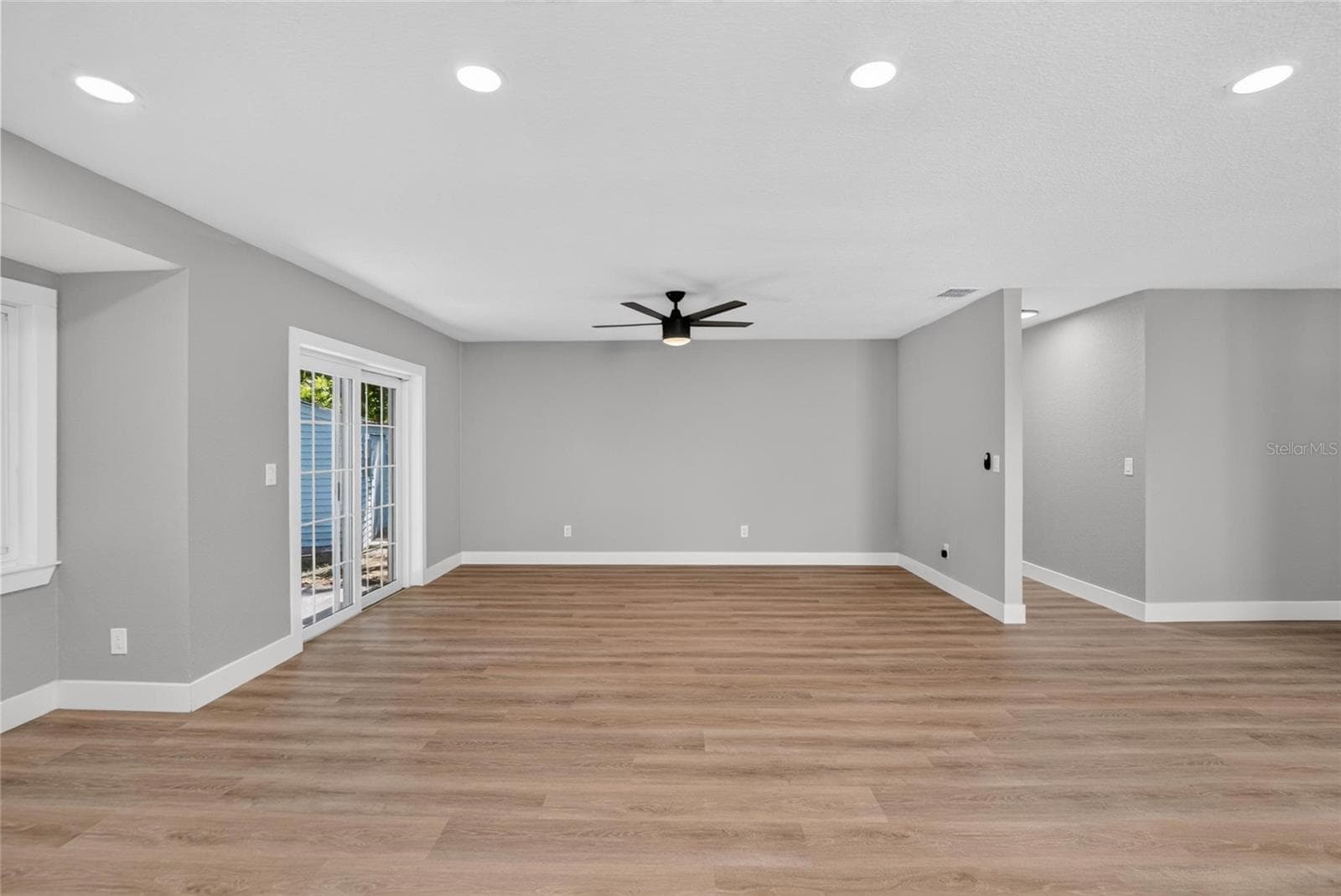 Single Family Residence at 605 HILLPOINT WAY, BRANDON, photo 19 of 79