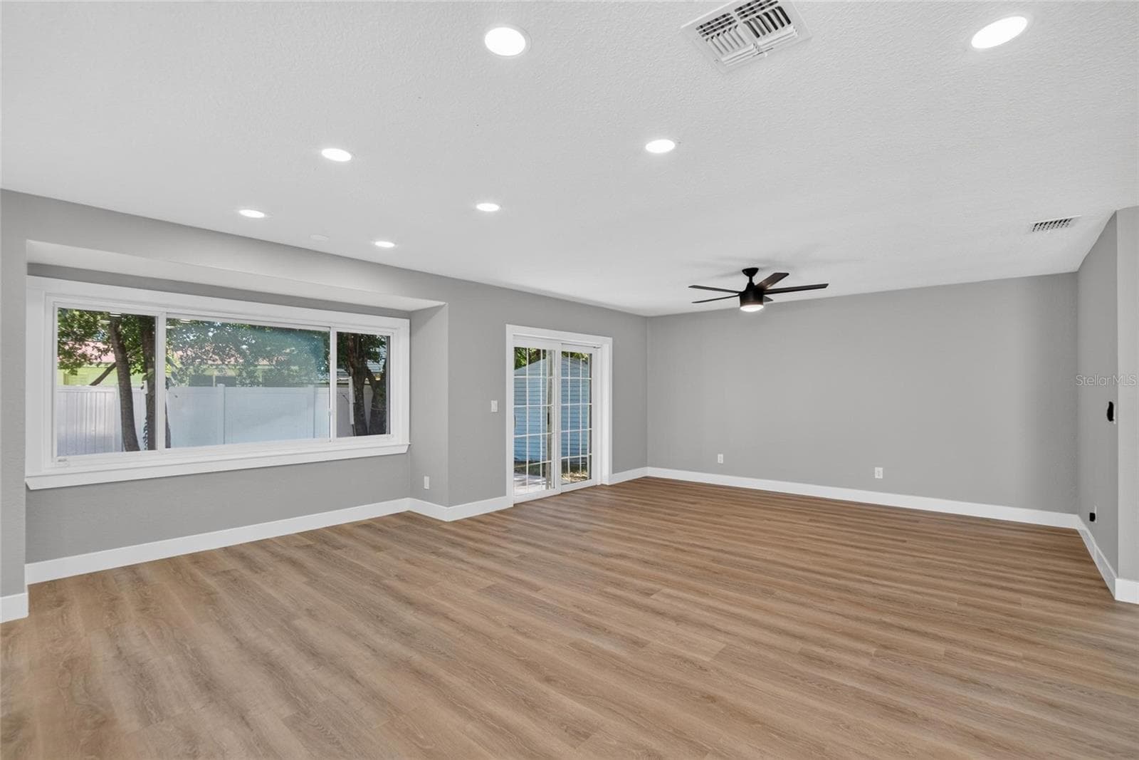 Single Family Residence at 605 HILLPOINT WAY, BRANDON, photo 20 of 79