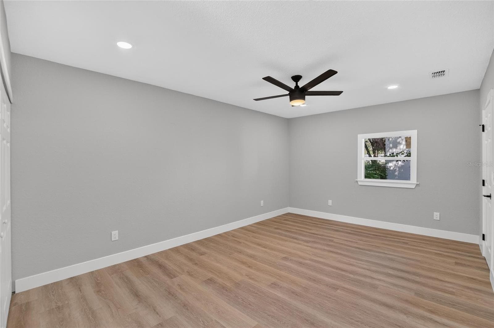 Single Family Residence at 605 HILLPOINT WAY, BRANDON, photo 27 of 79