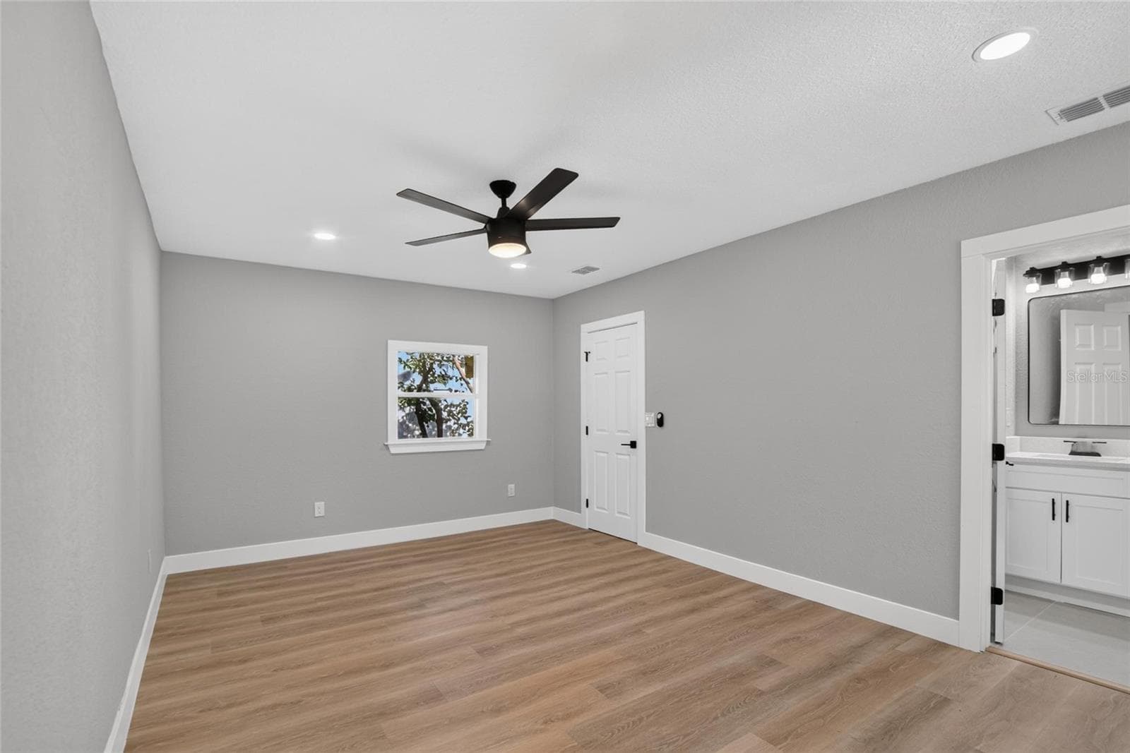Single Family Residence at 605 HILLPOINT WAY, BRANDON, photo 28 of 79