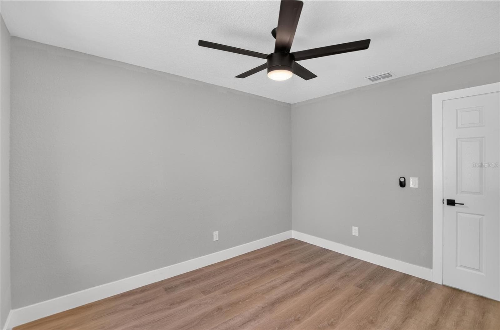 Single Family Residence at 605 HILLPOINT WAY, BRANDON, photo 33 of 79