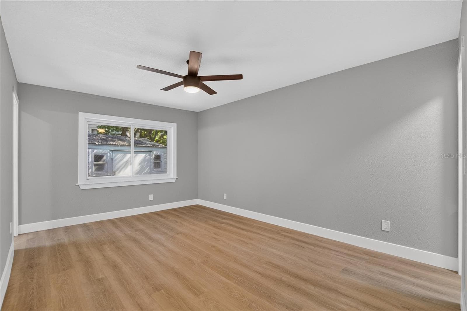 Single Family Residence at 605 HILLPOINT WAY, BRANDON, photo 42 of 79