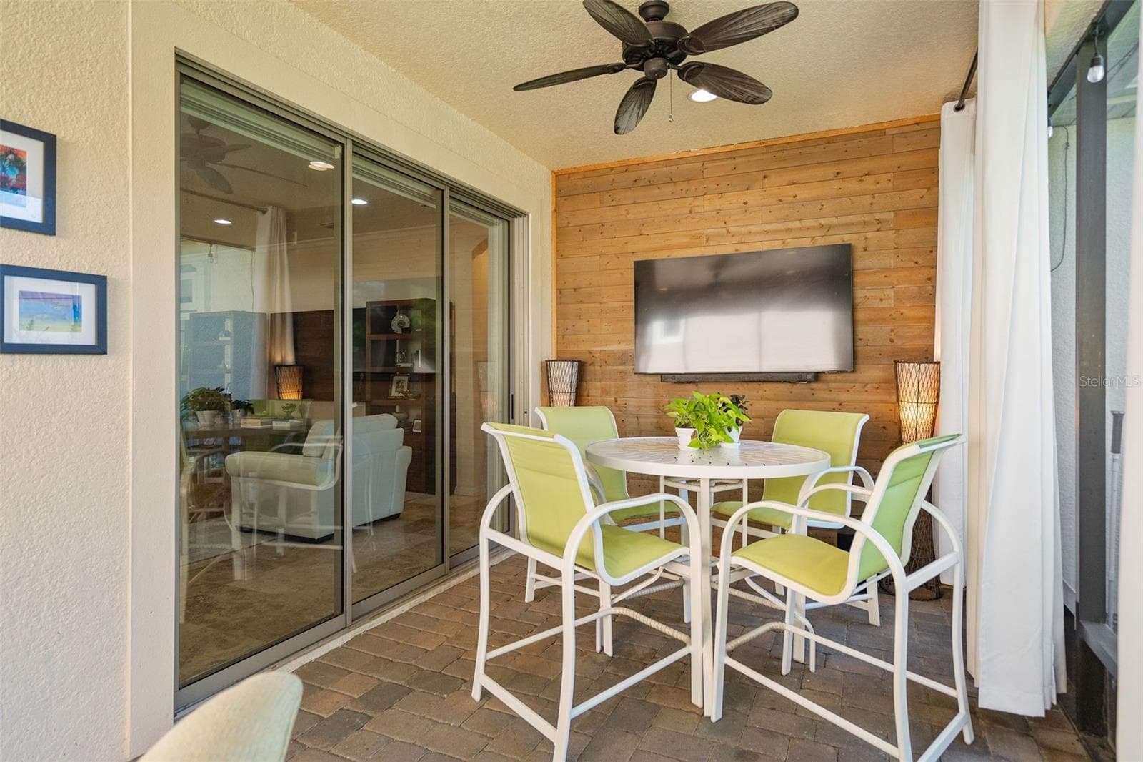 Wood Accent Wall with TV connections for your viewing pleasure - 1038 TIMBERVALE TRL, CLERMONT