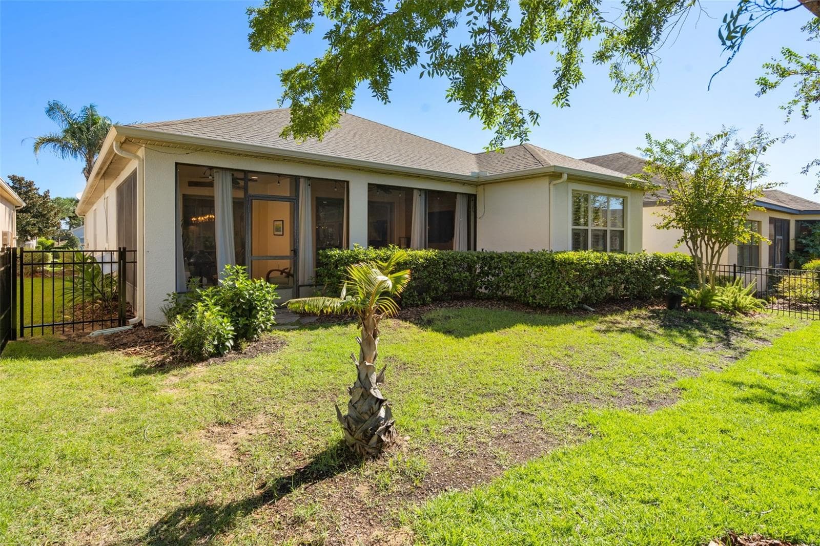 Rear Fully Fenced Yard (the backyard has been seeded) - 1038 TIMBERVALE TRL, CLERMONT
