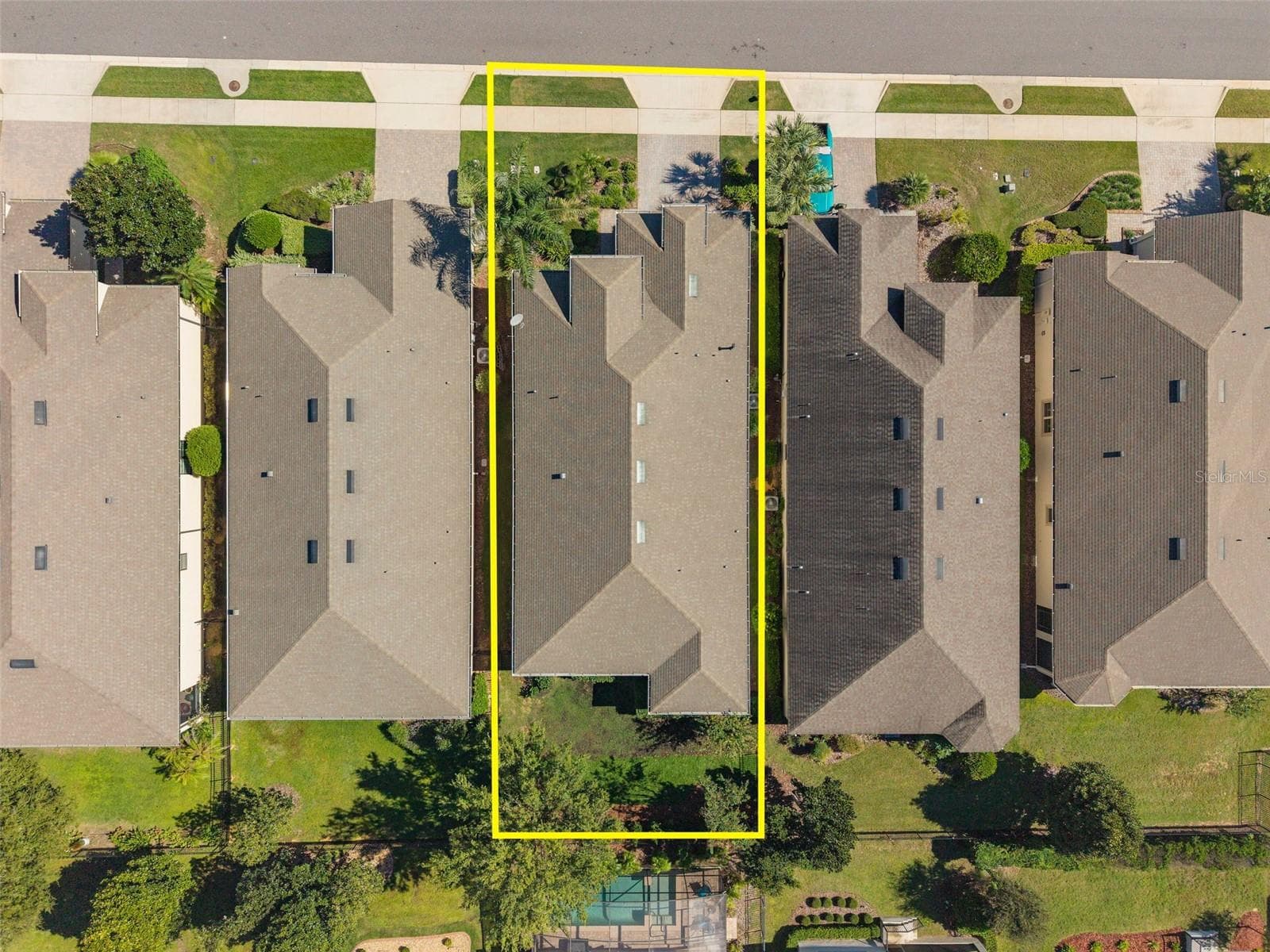 Overhead Drone View with the approximate property lines - 1038 TIMBERVALE TRL, CLERMONT