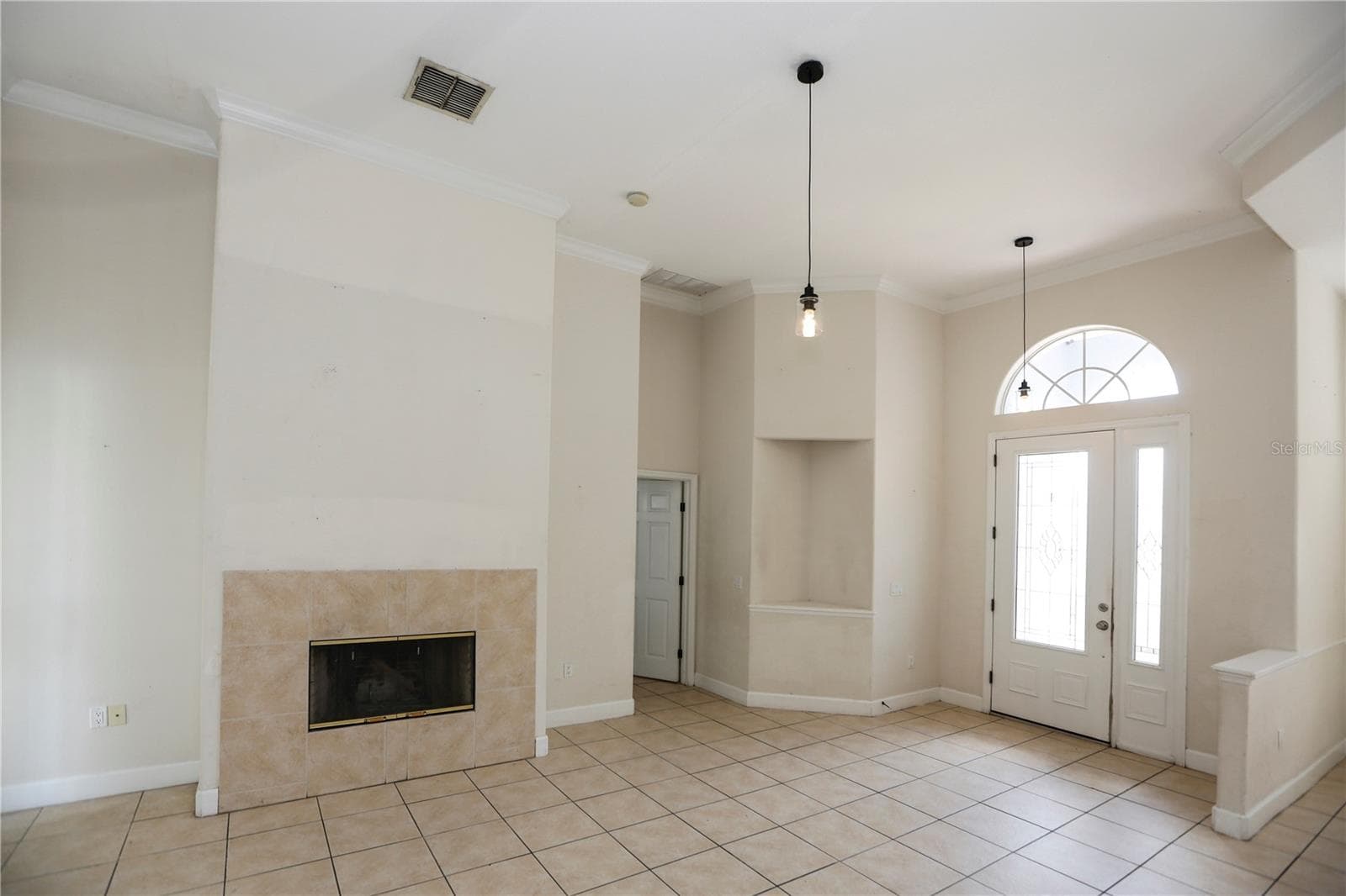 wood burning fireplace - 6829 BUSHNELL DR, LAKELAND