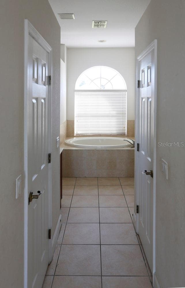 walk in closets - 6829 BUSHNELL DR, LAKELAND