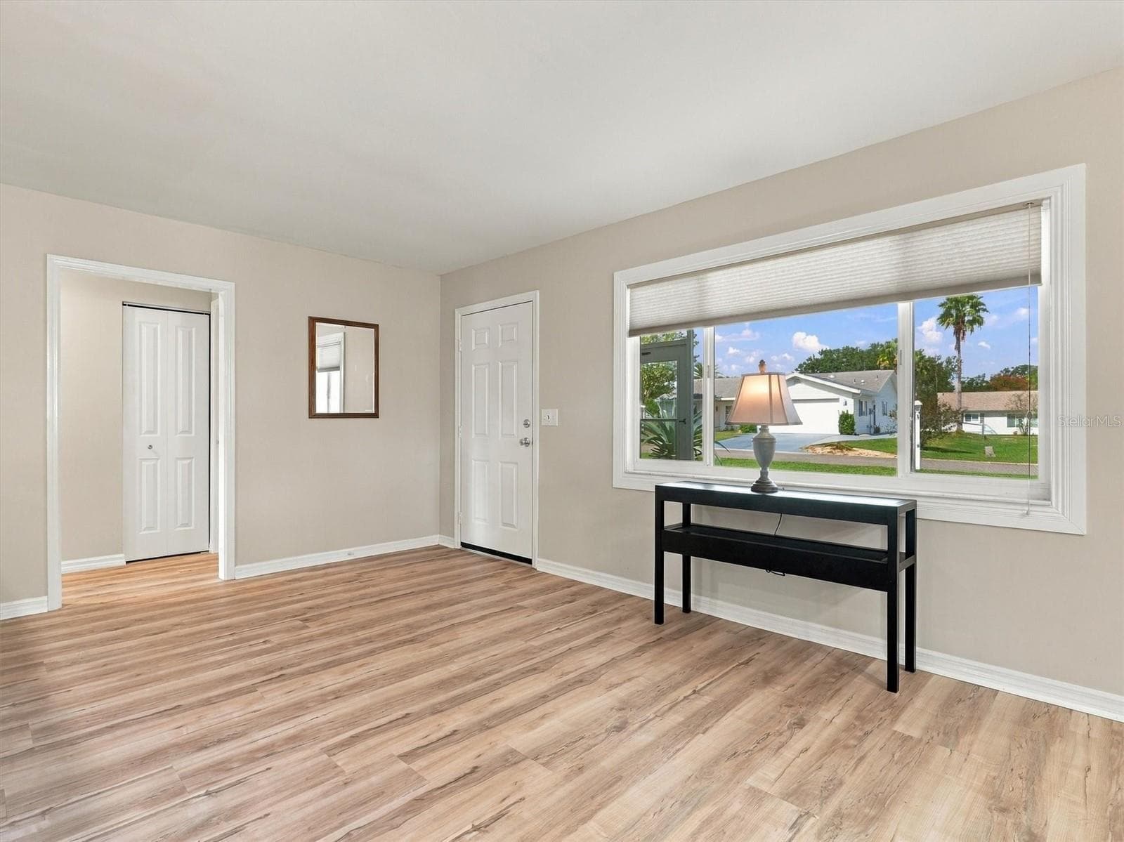 Foyer / Entry - New LVP Flooring - 9892 SE 177TH LN, SUMMERFIELD