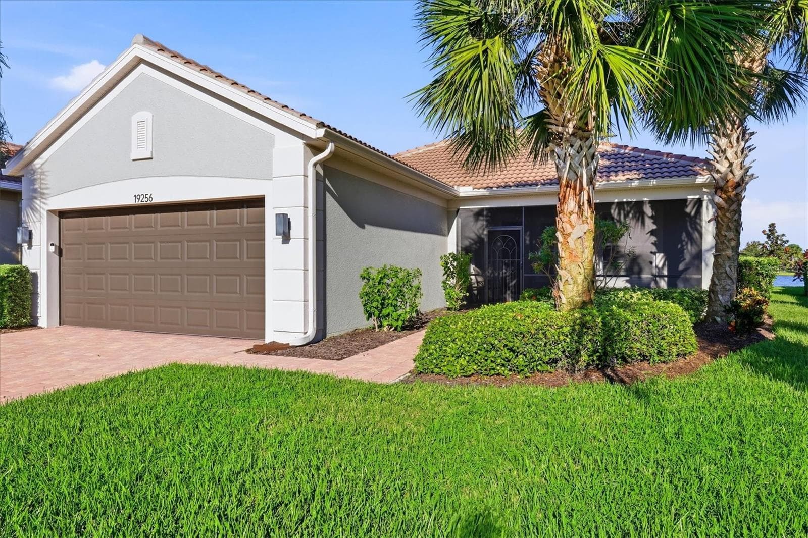 Single Family Residence at 19256 JALISCA ST, VENICE, photo 5 of 82
