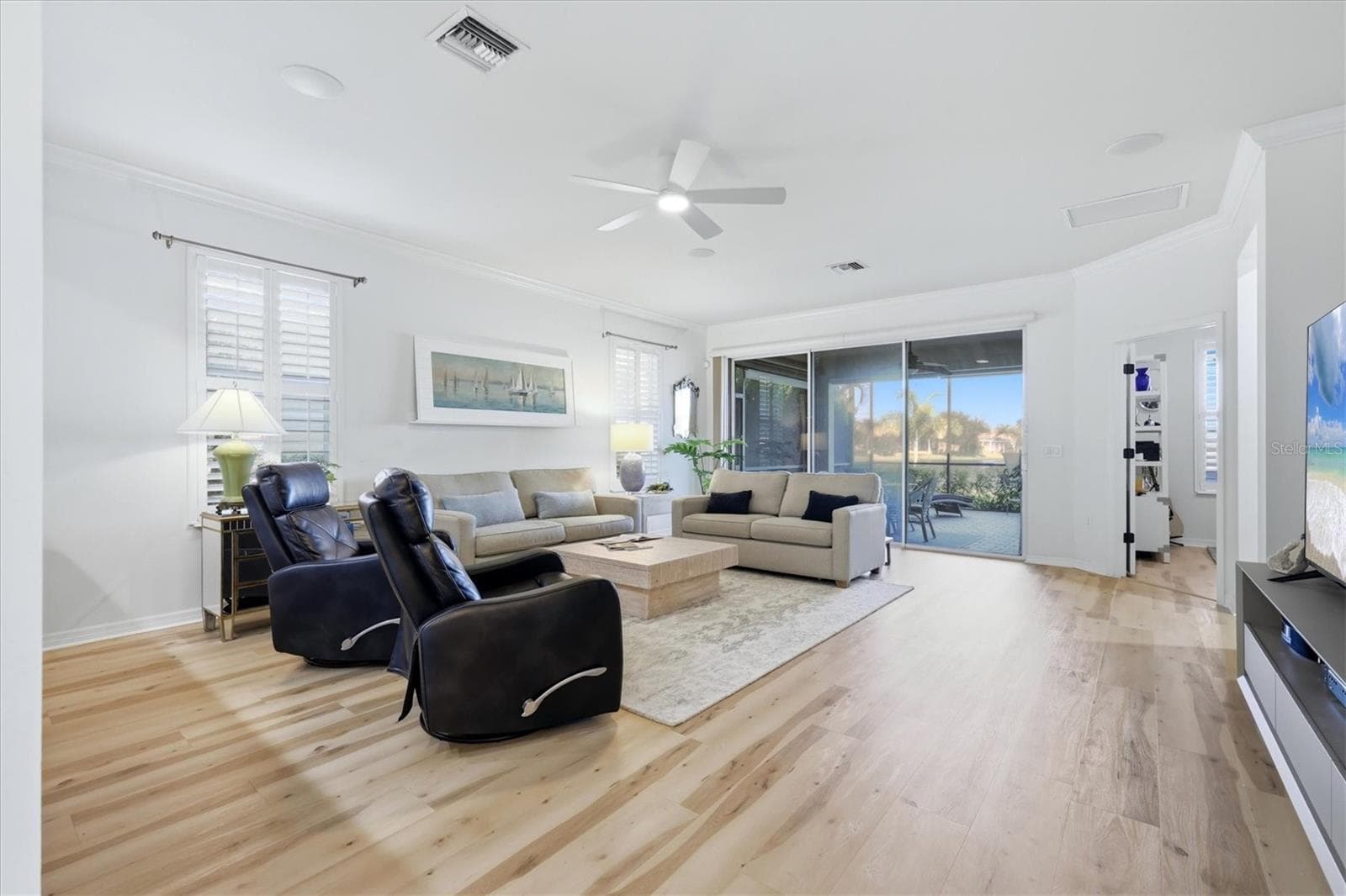 Single Family Residence at 19256 JALISCA ST, VENICE, photo 9 of 82