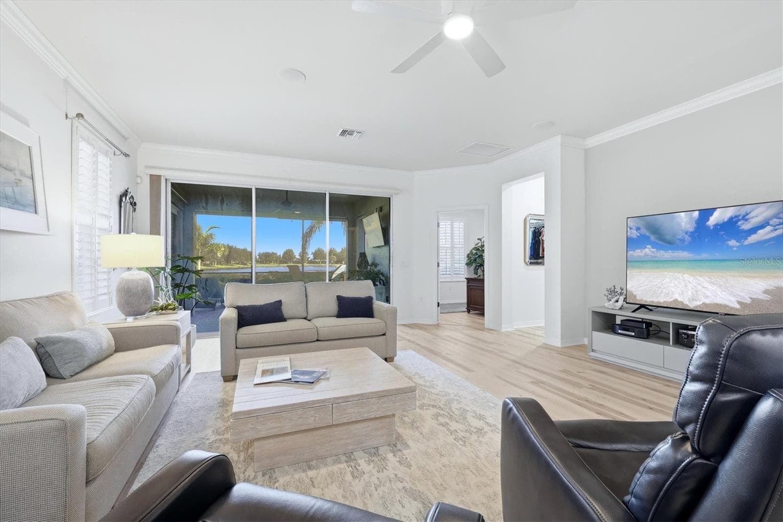 Single Family Residence at 19256 JALISCA ST, VENICE, photo 10 of 82
