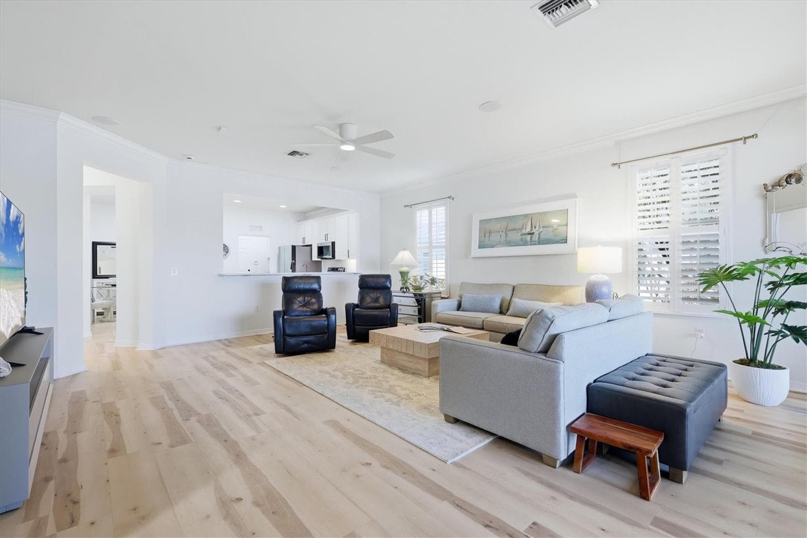 Single Family Residence at 19256 JALISCA ST, VENICE, photo 12 of 82