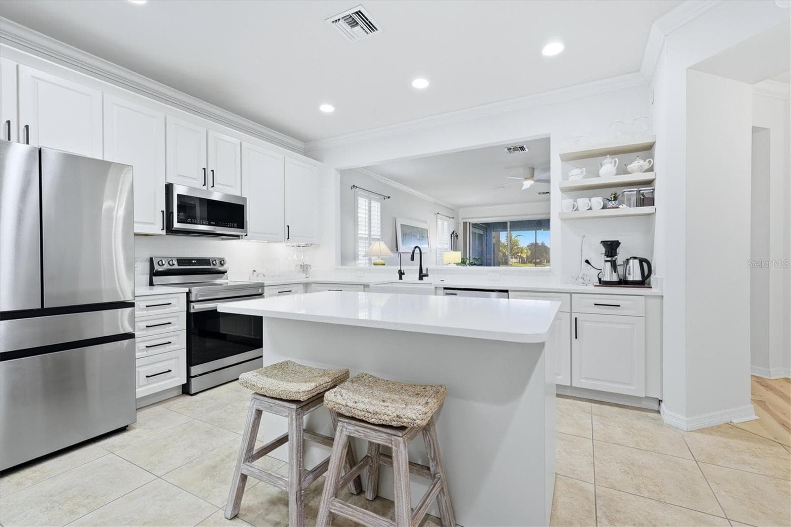 Single Family Residence at 19256 JALISCA ST, VENICE, photo 17 of 82