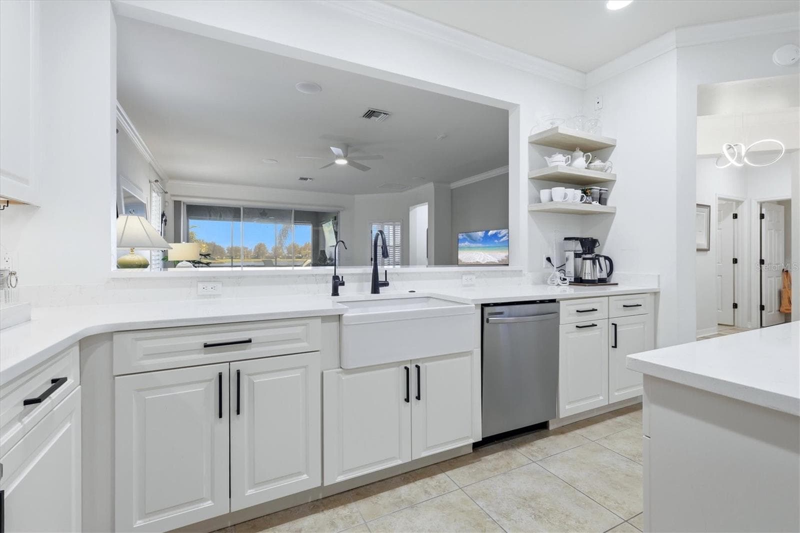Single Family Residence at 19256 JALISCA ST, VENICE, photo 19 of 82