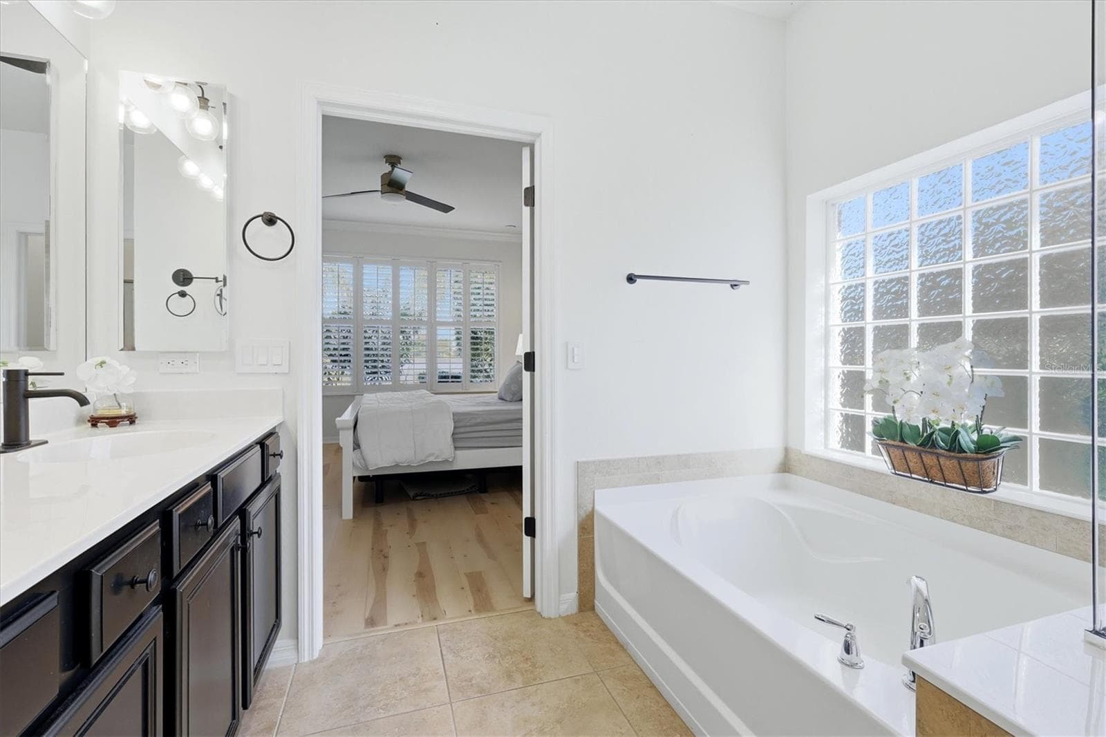 Single Family Residence at 19256 JALISCA ST, VENICE, photo 25 of 82