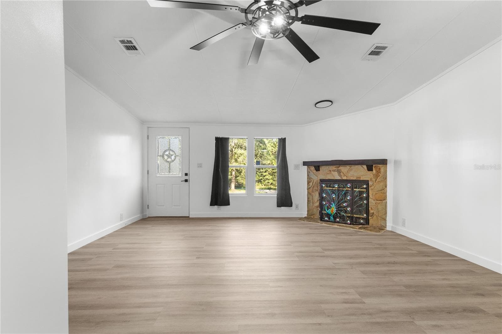 Manufactured Home at 2390 NW 65TH AVE, BELL, photo 2 of 43