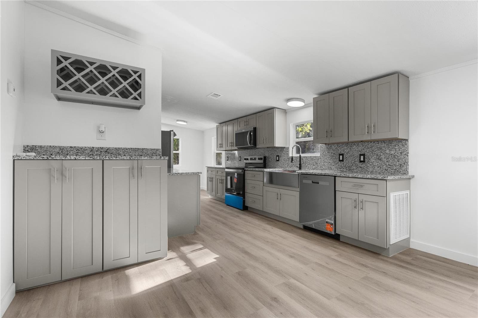 Manufactured Home at 2390 NW 65TH AVE, BELL, photo 6 of 43