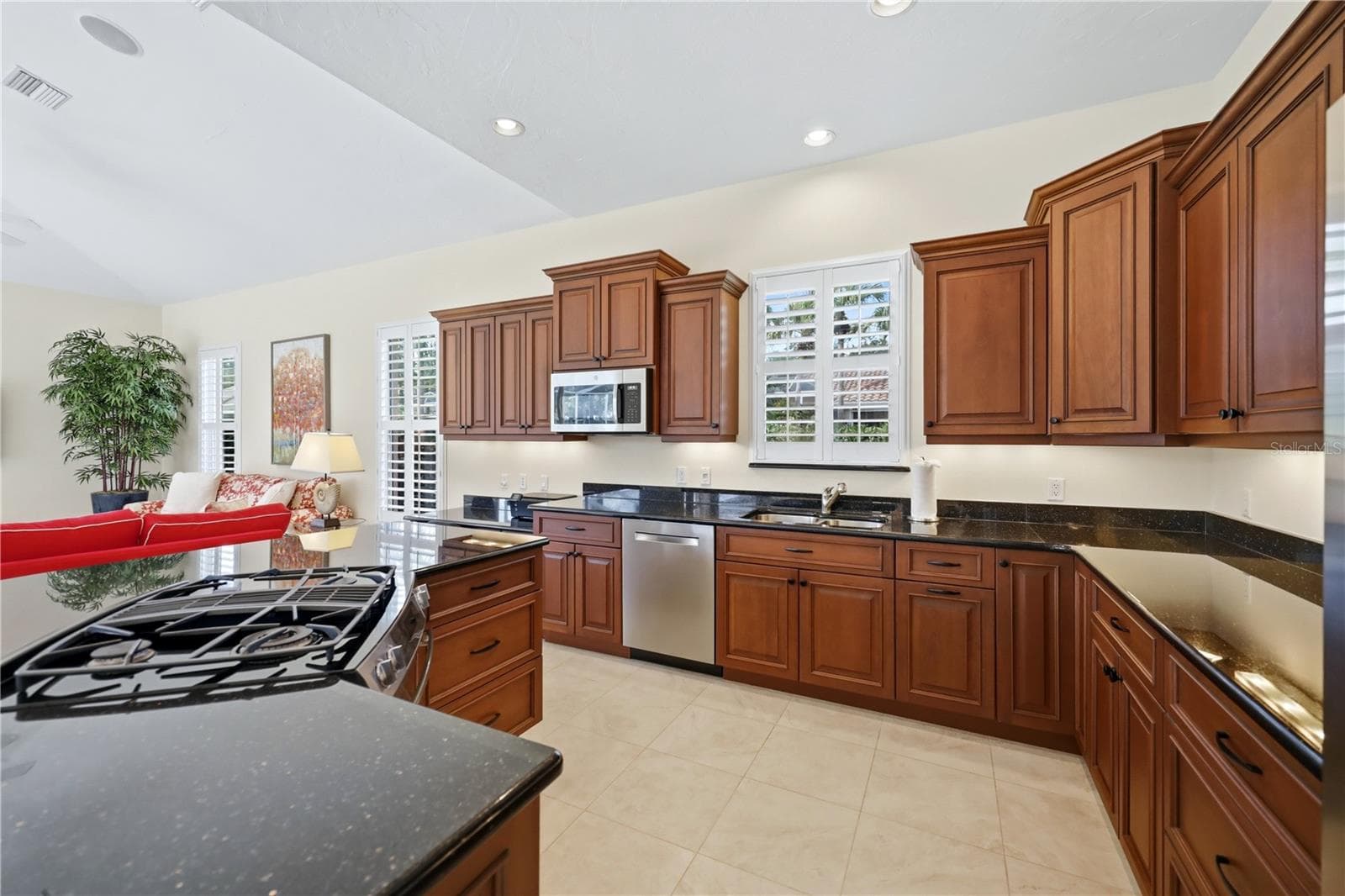 Single Family Residence at 7502 EATON CT, UNIVERSITY PARK, photo 7 of 58