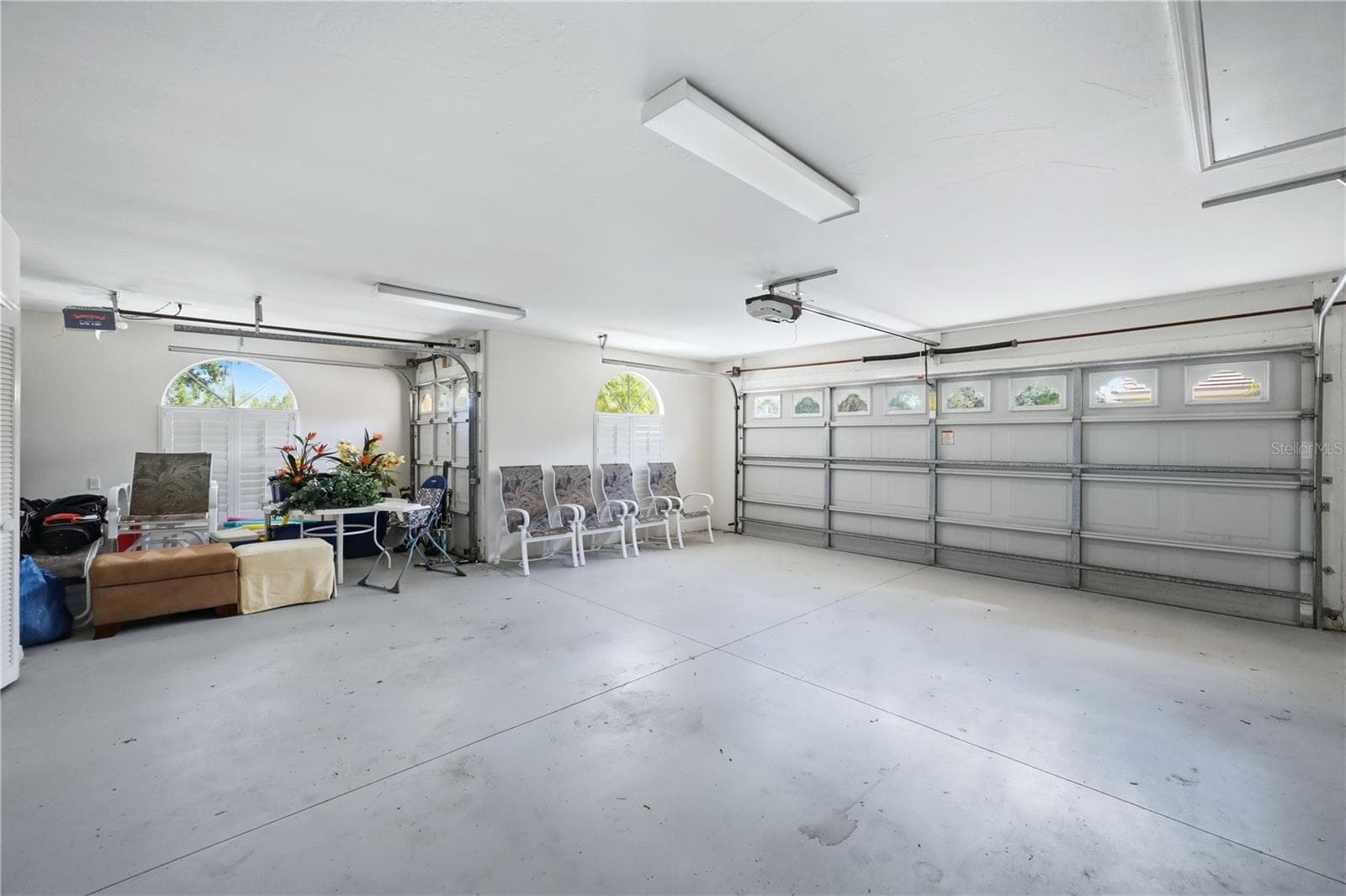 Garage with Golf Cart Bay - 7502 EATON CT, UNIVERSITY PARK