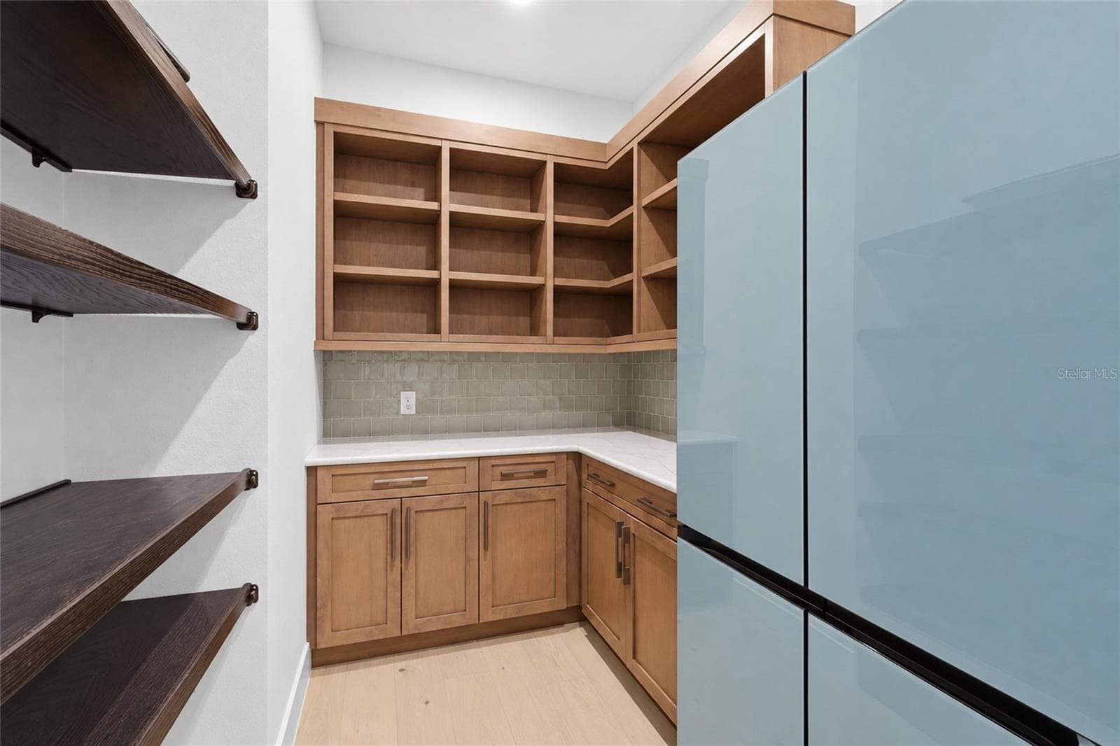 Walk-in pantry - 596 BLUE SHELL LOOP, SARASOTA