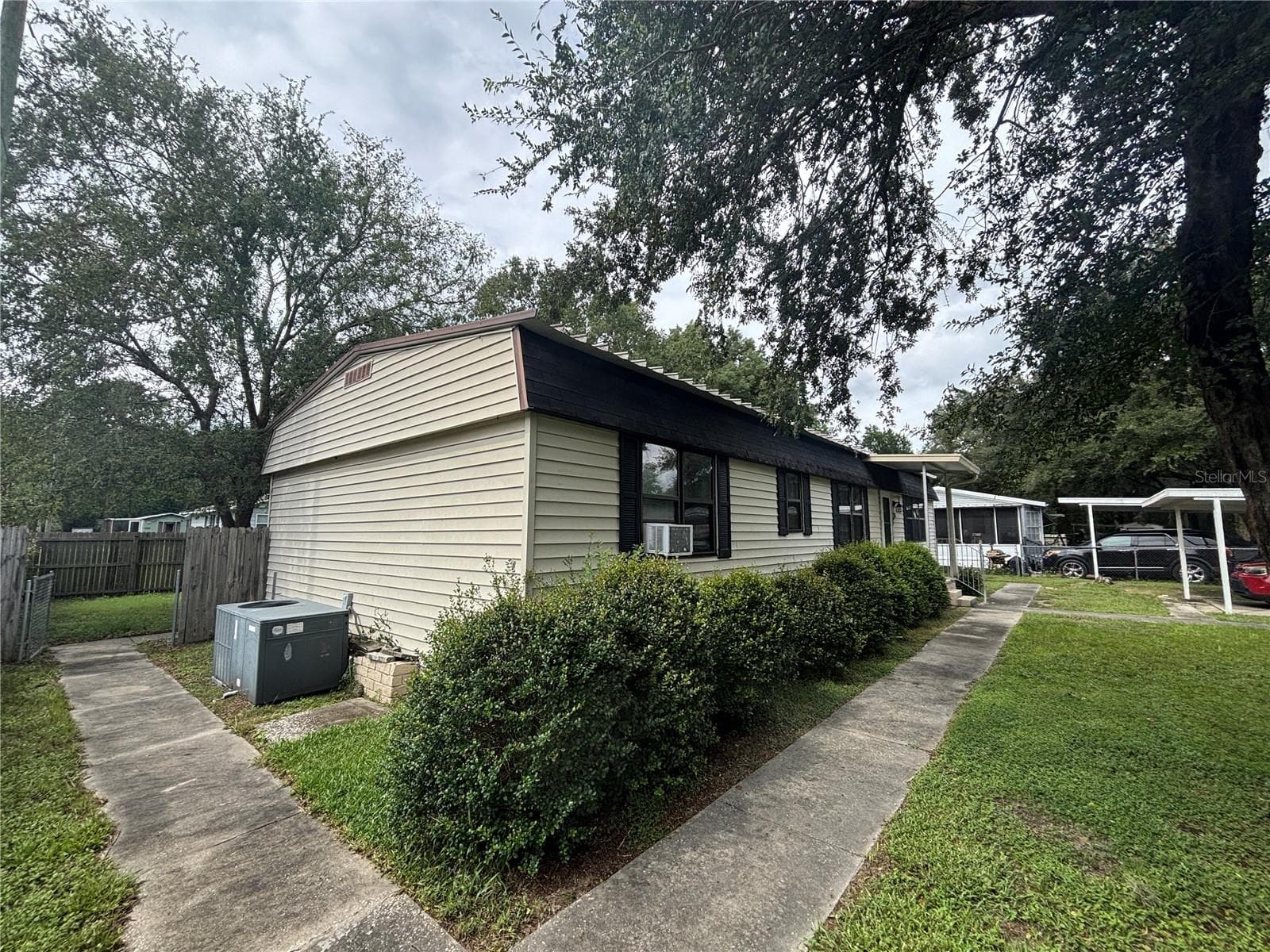 Mobile Home at 3728 NE 59TH AVE, SILVER SPRINGS, photo 6 of 43