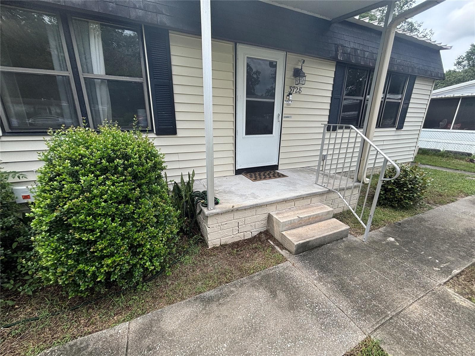 Mobile Home at 3728 NE 59TH AVE, SILVER SPRINGS, photo 7 of 43