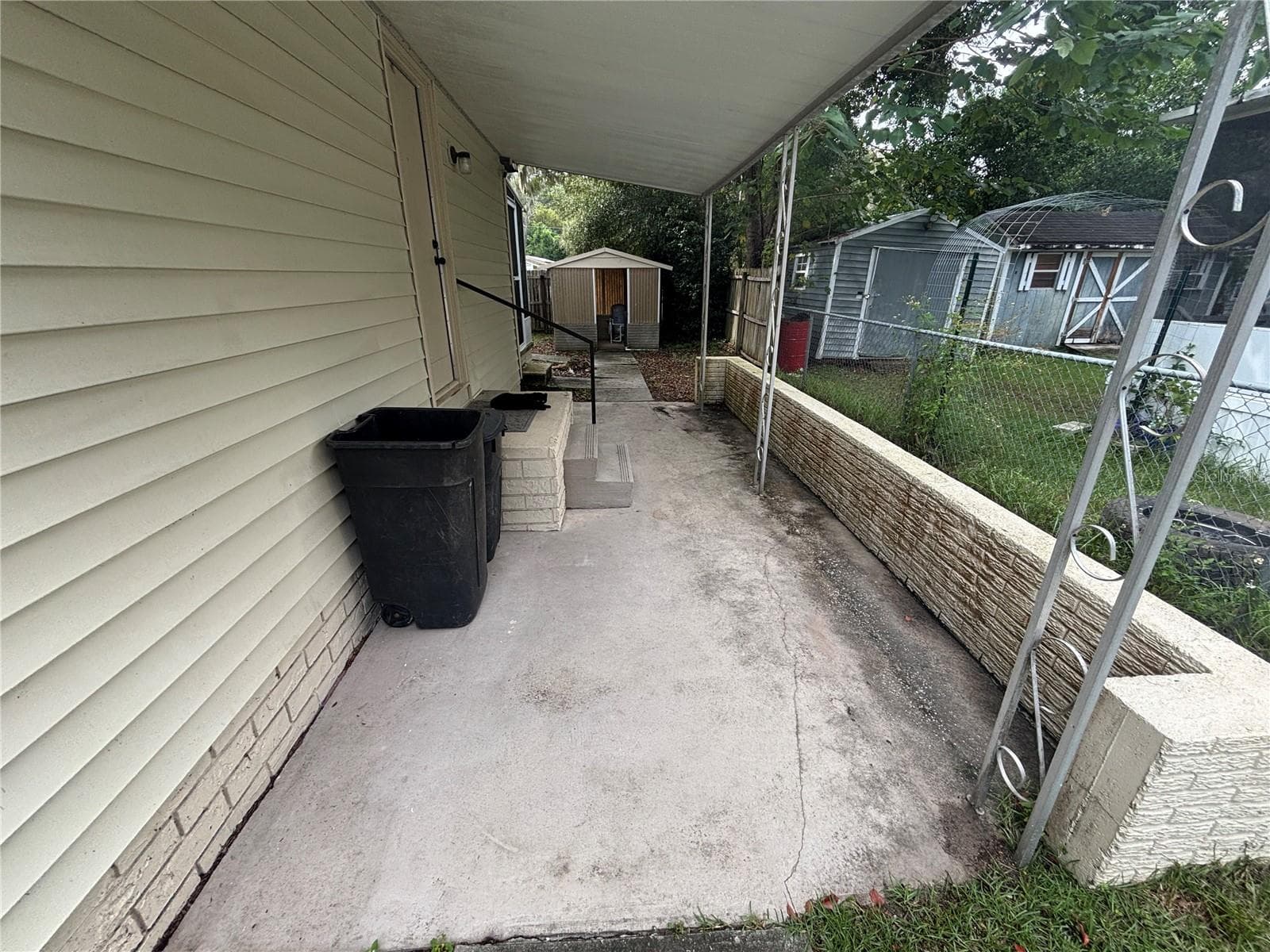 Mobile Home at 3728 NE 59TH AVE, SILVER SPRINGS, photo 10 of 43