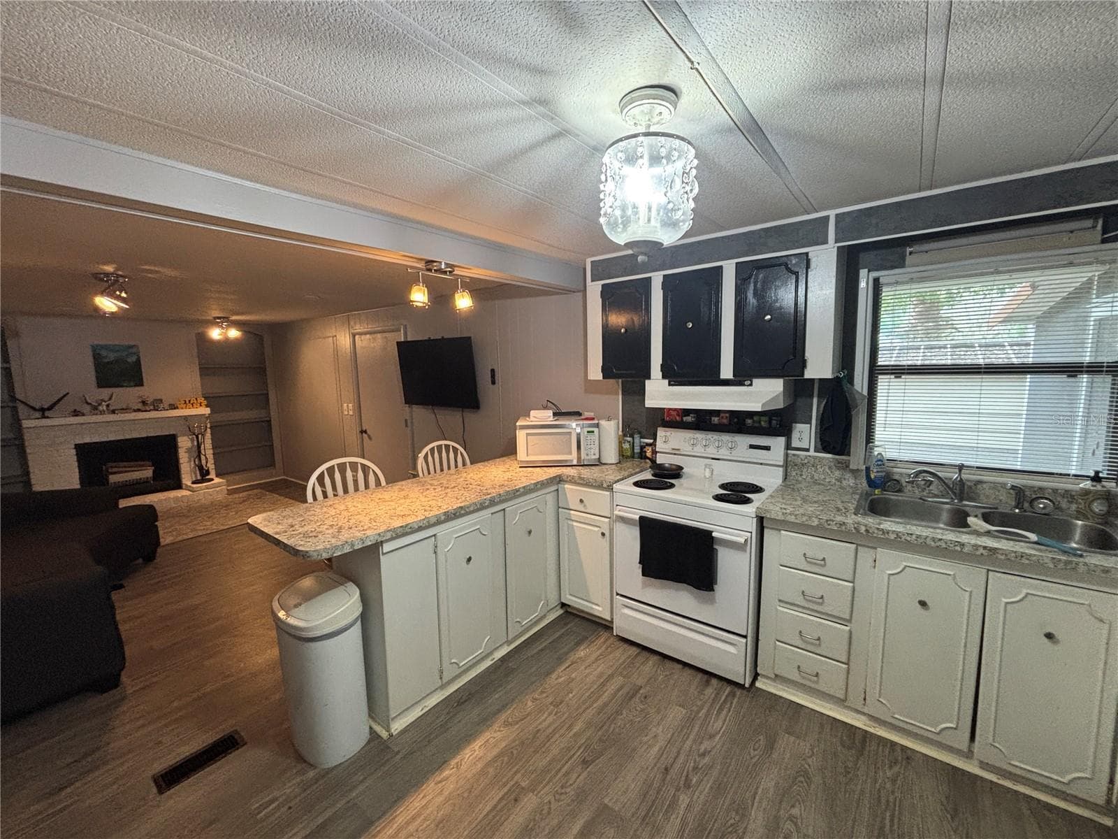 Mobile Home at 3728 NE 59TH AVE, SILVER SPRINGS, photo 27 of 43