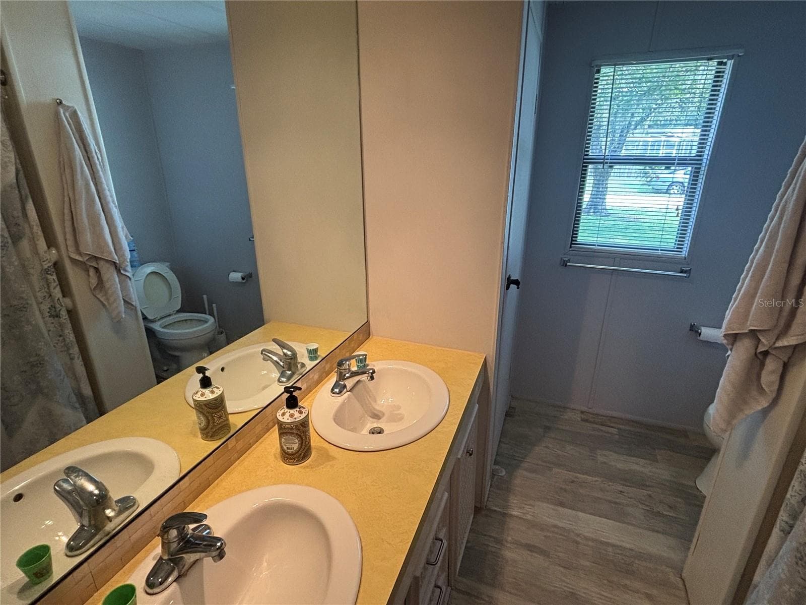 Mobile Home at 3728 NE 59TH AVE, SILVER SPRINGS, photo 33 of 43
