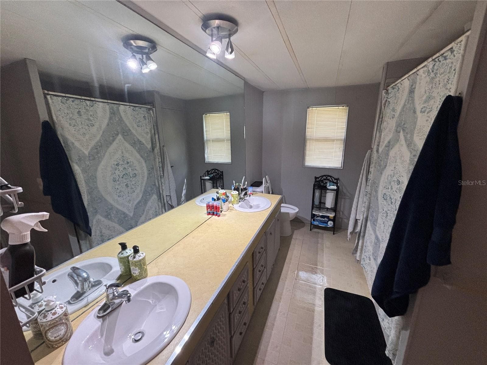 Mobile Home at 3728 NE 59TH AVE, SILVER SPRINGS, photo 37 of 43