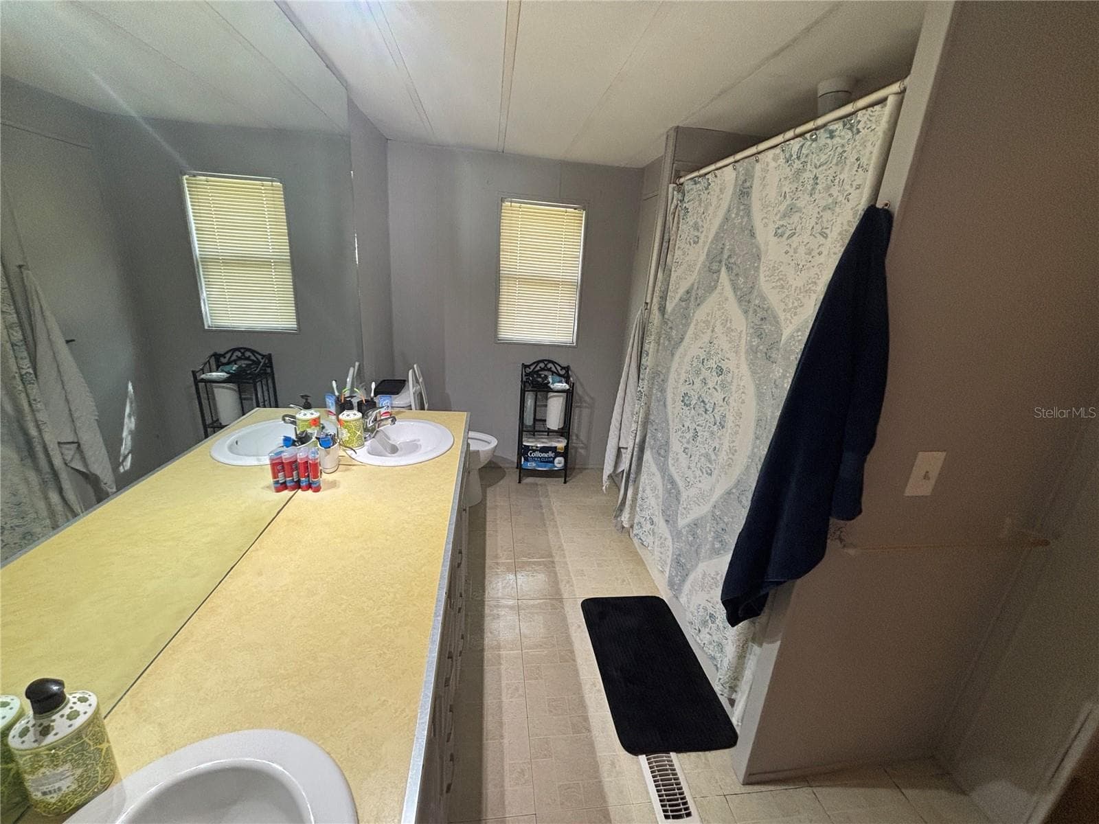 Mobile Home at 3728 NE 59TH AVE, SILVER SPRINGS, photo 38 of 43