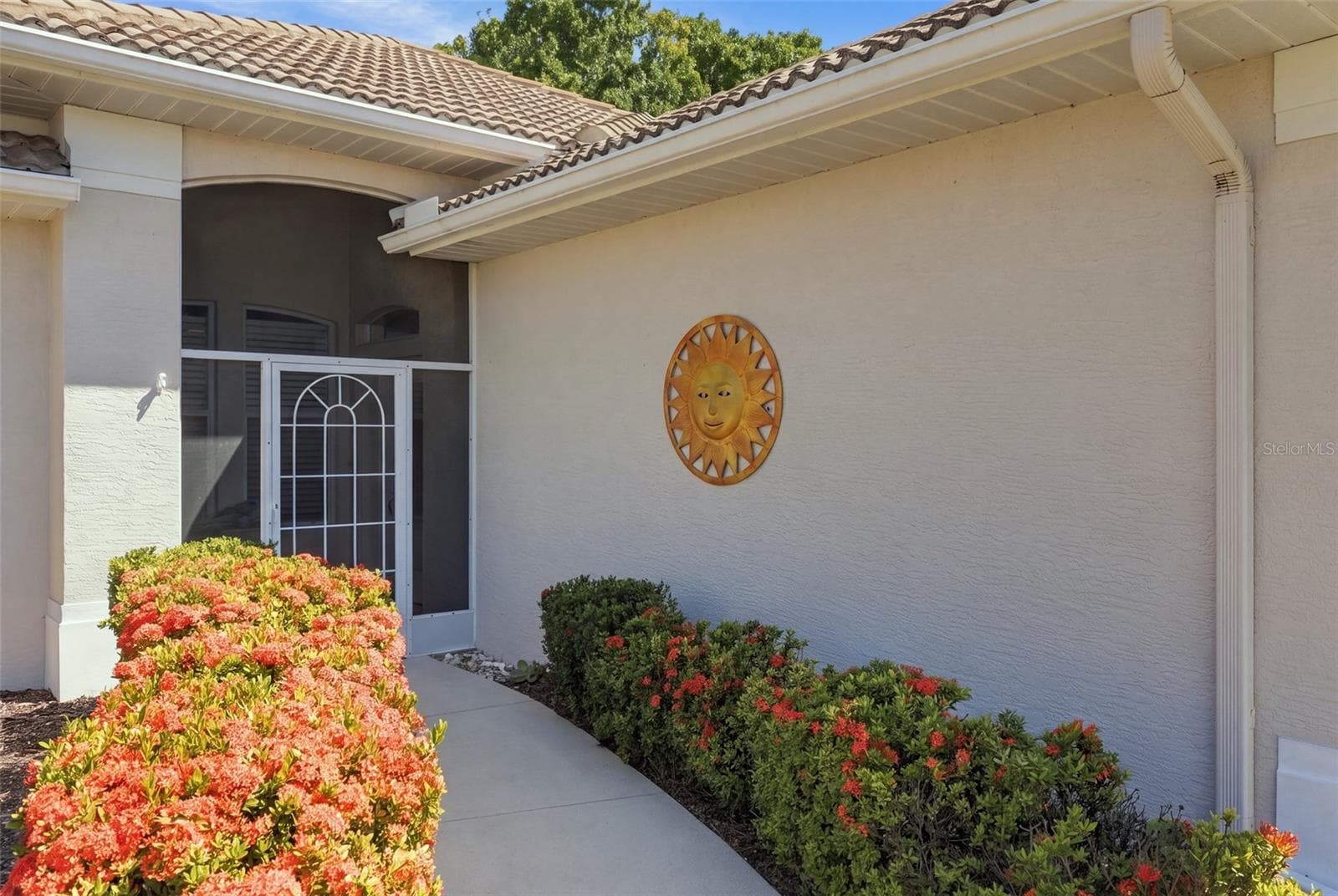 Single Family Residence at 687 LAKESCENE DR, VENICE, photo 5 of 53