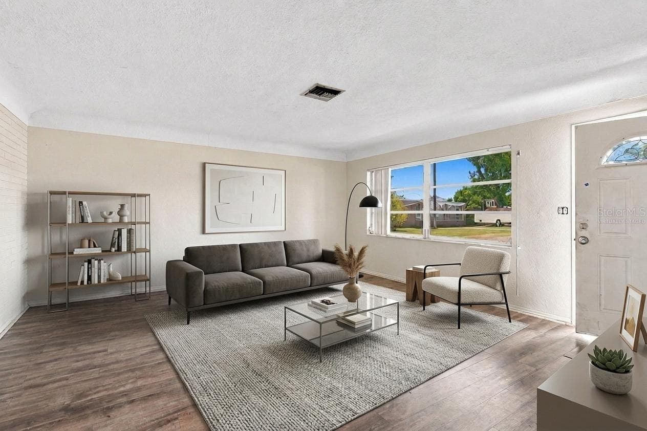 Virtually staged - 6226 42ND AVE N, ST PETERSBURG