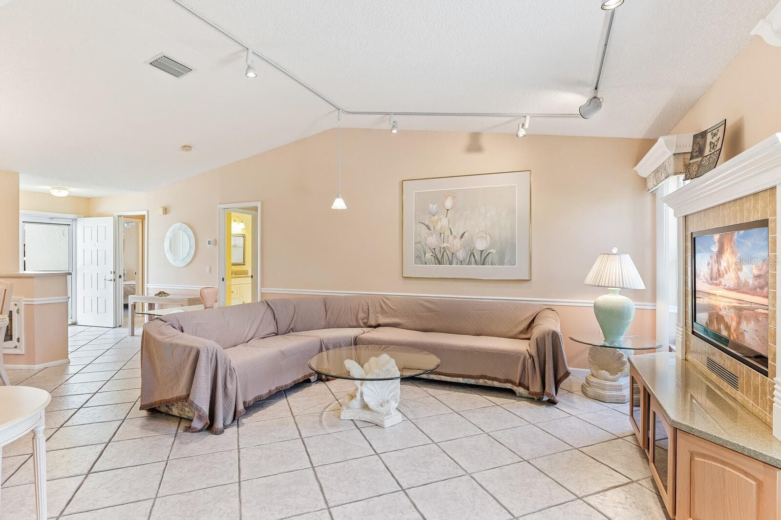 Family Room - 603 BRAMBLEWOOD LN #184, ENGLEWOOD