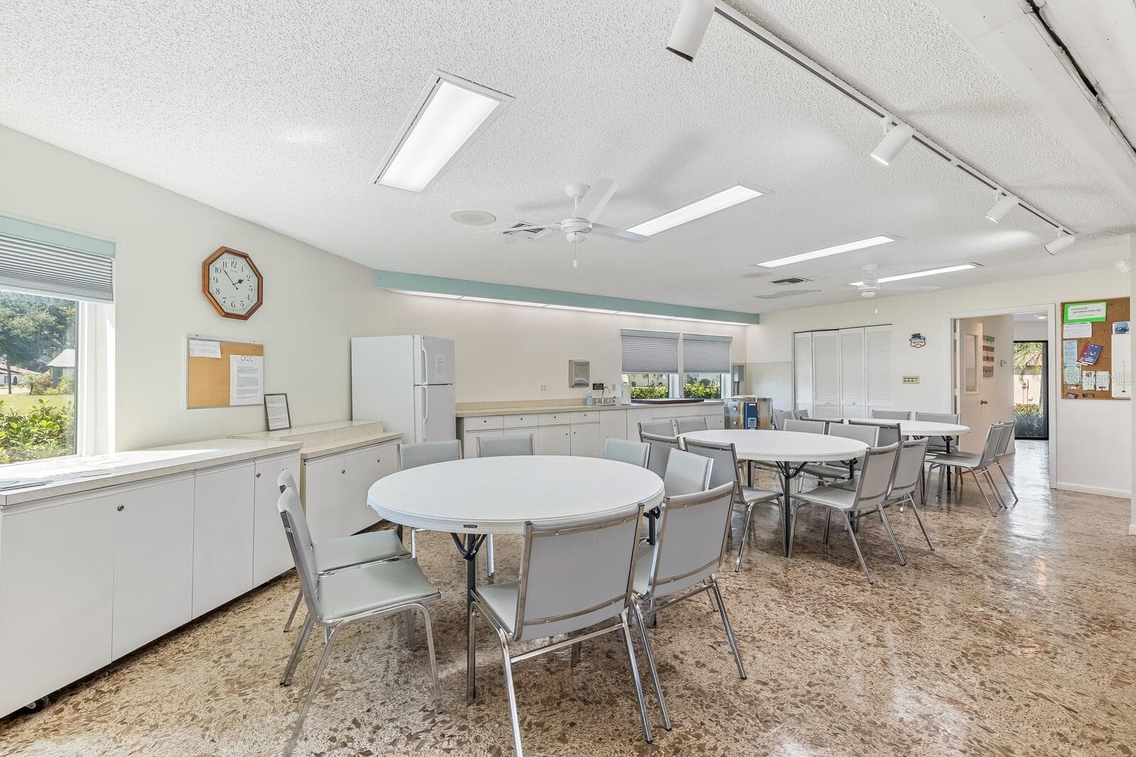 Clubhouse Dining Area - 603 BRAMBLEWOOD LN #184, ENGLEWOOD