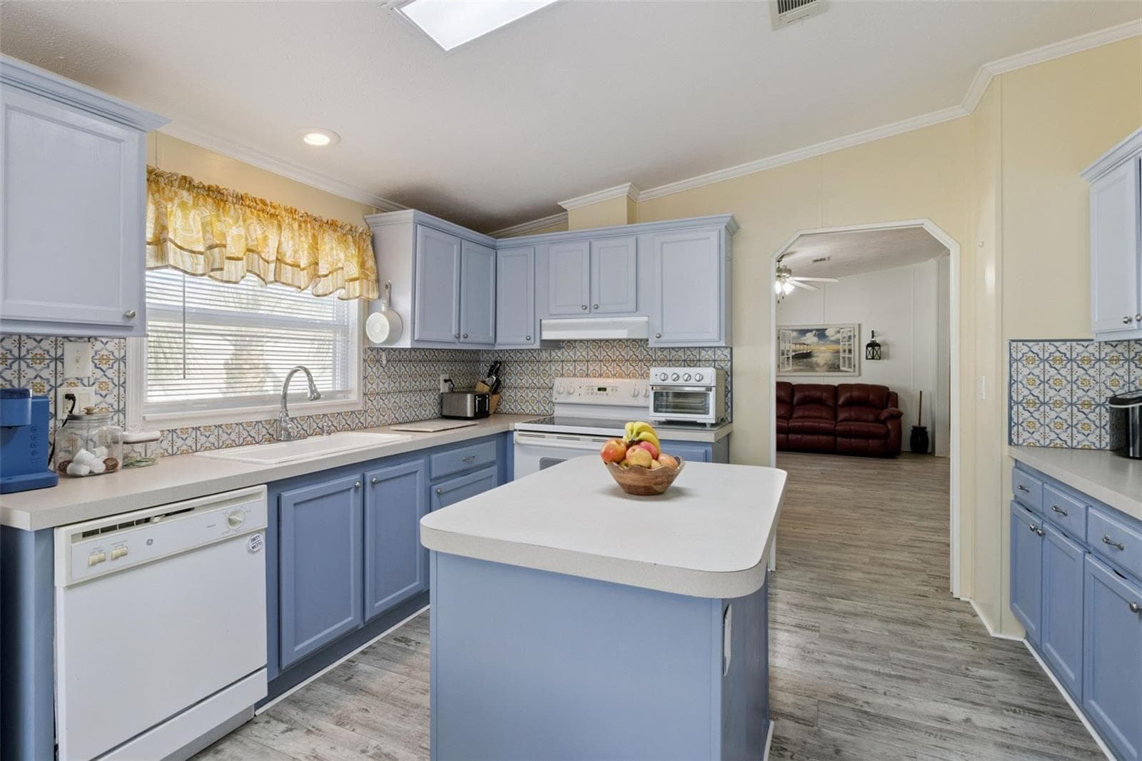 Manufactured Home at 3100 MARK LN, LAKE WALES, photo 6 of 26