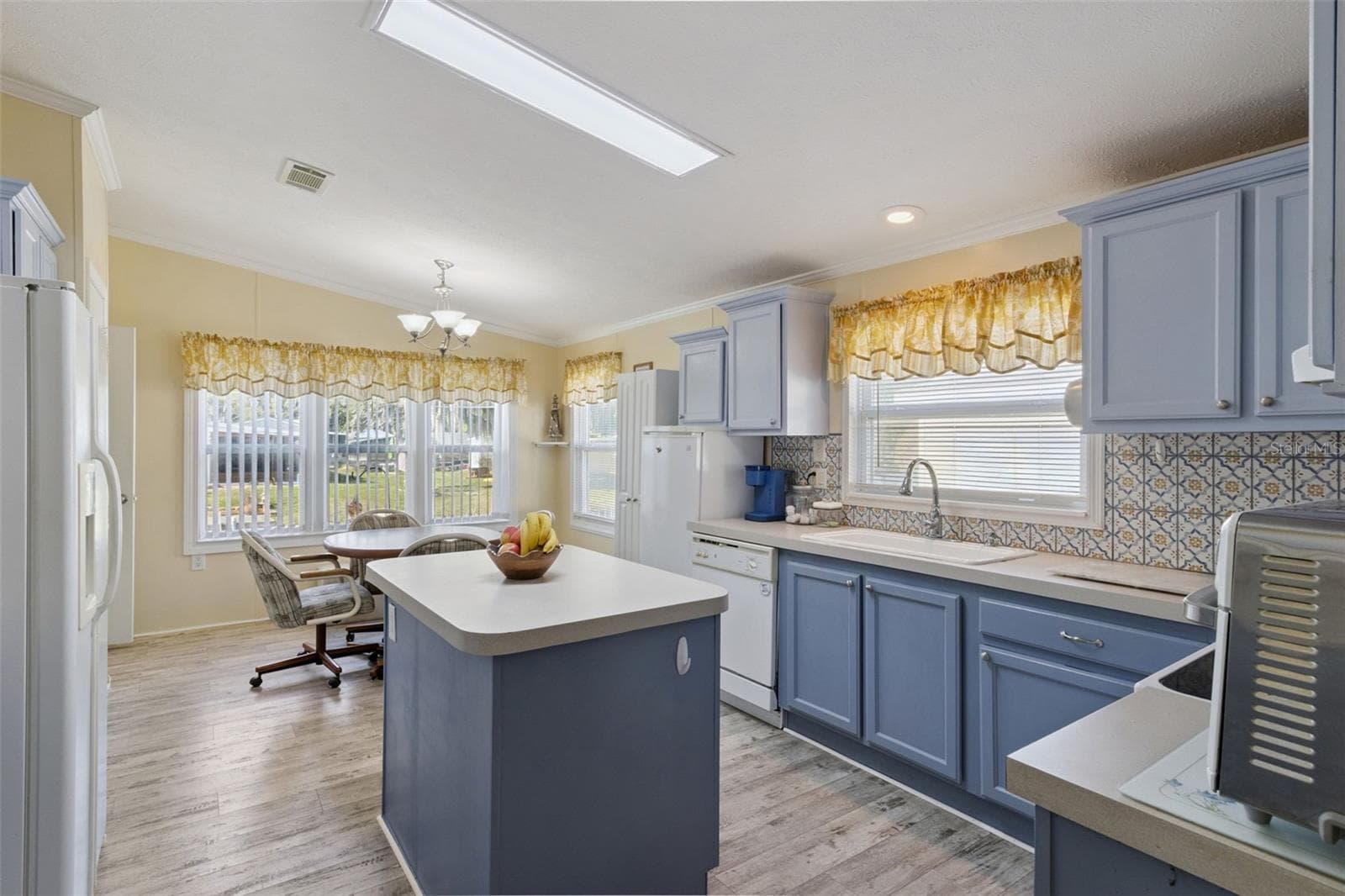 Manufactured Home at 3100 MARK LN, LAKE WALES, photo 7 of 26