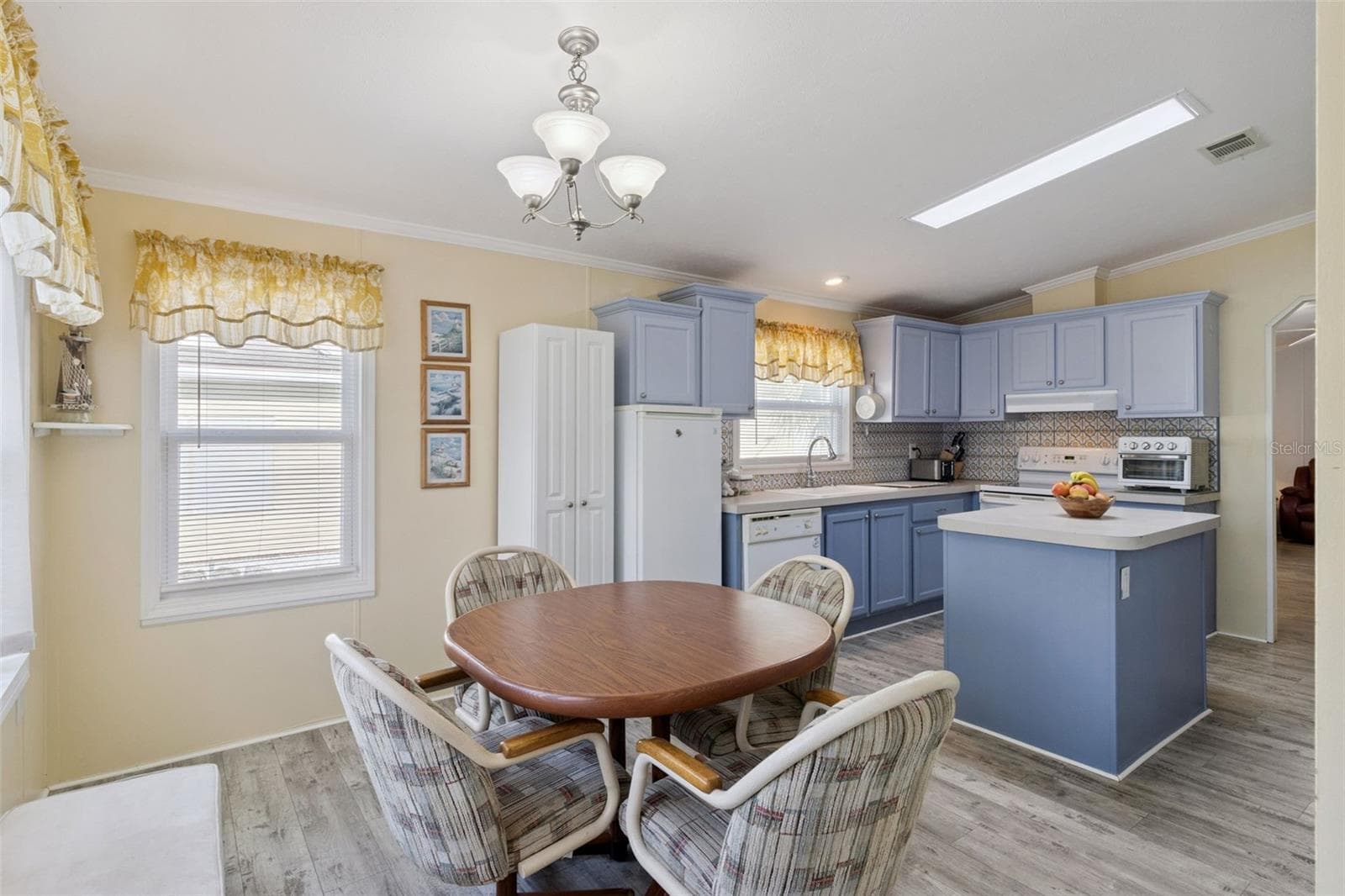 Manufactured Home at 3100 MARK LN, LAKE WALES, photo 9 of 26