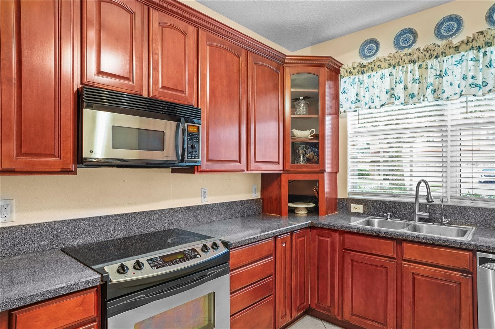 Townhouse at 2223 WEKIVA VILLAGE LN, APOPKA, photo 12 of 34