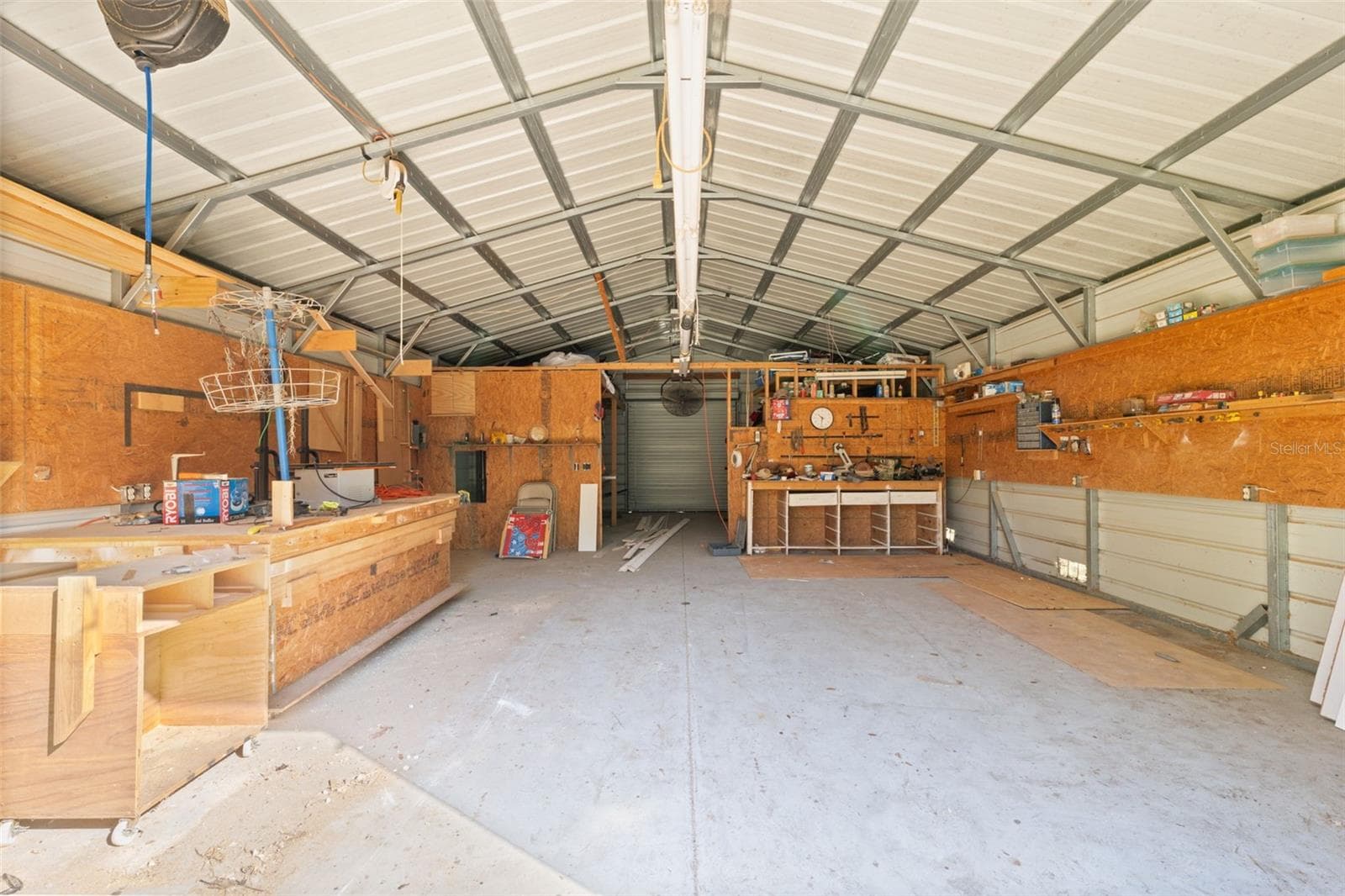 SHOP - 8103 GULF WAY, HUDSON