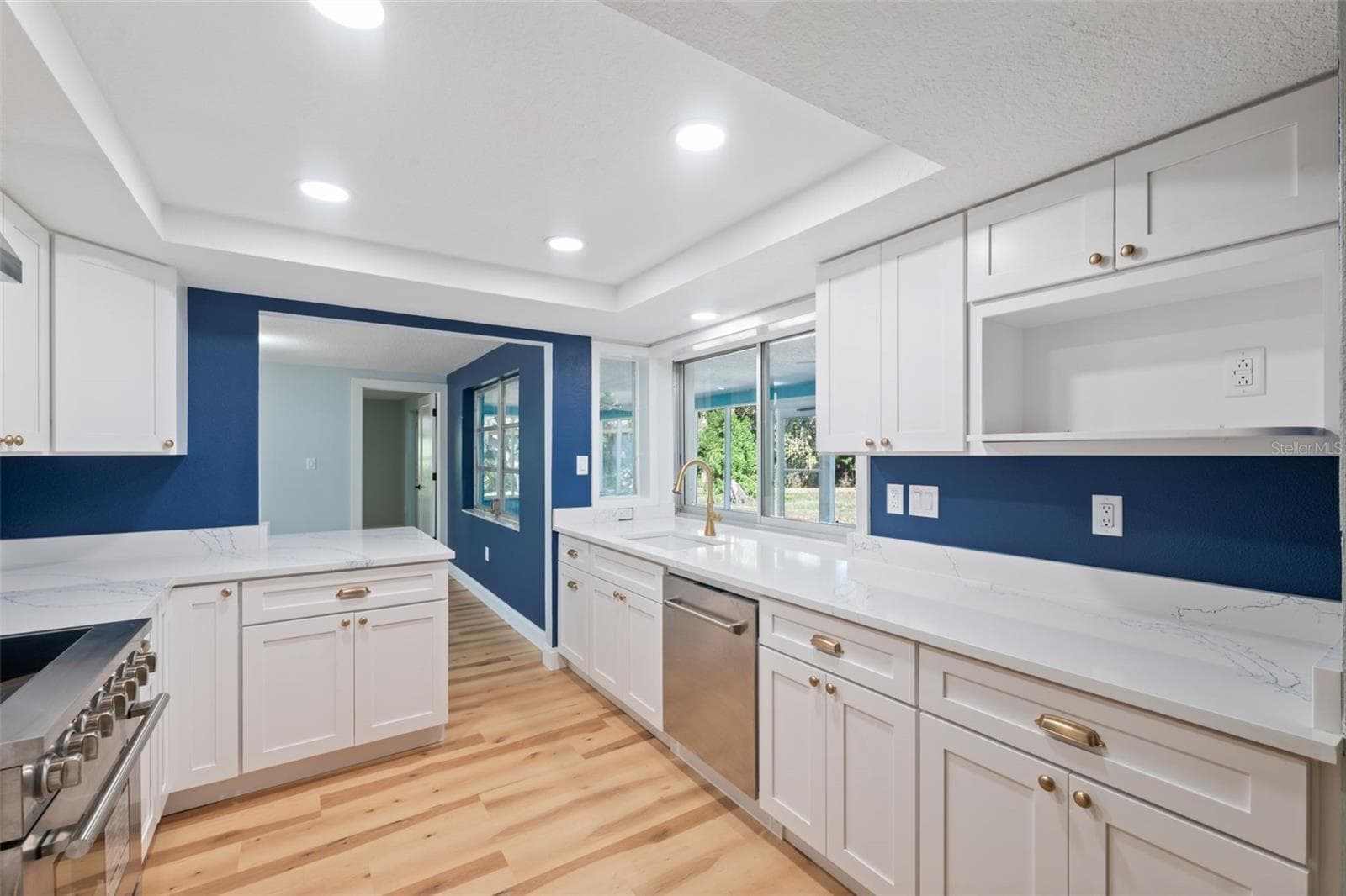 KITCHEN - 8103 GULF WAY, HUDSON