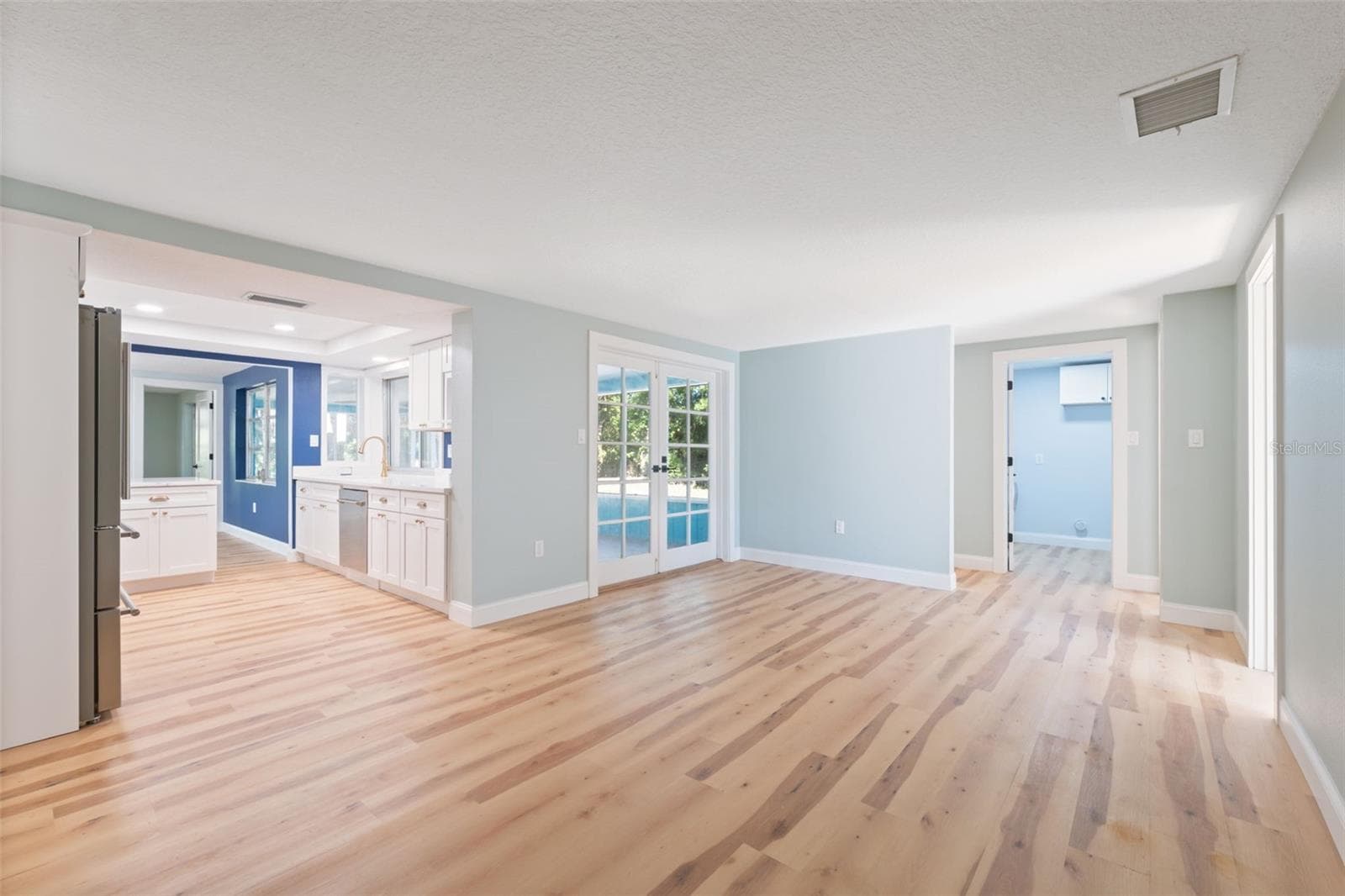 FAMILY ROOM - 8103 GULF WAY, HUDSON