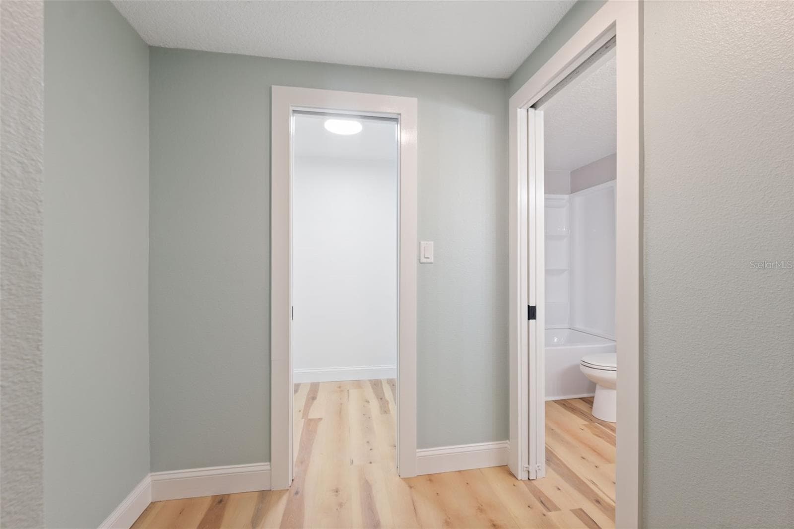 MASTER SUITE - 8103 GULF WAY, HUDSON