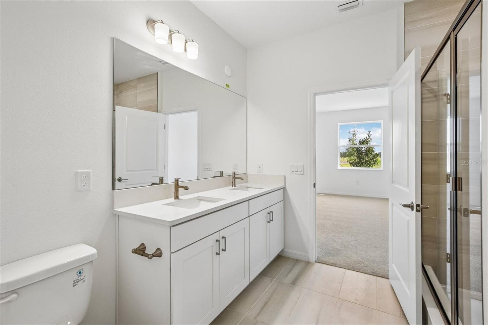 Single Family Residence at 8708 CANARD CV, PALMETTO, photo 27 of 54