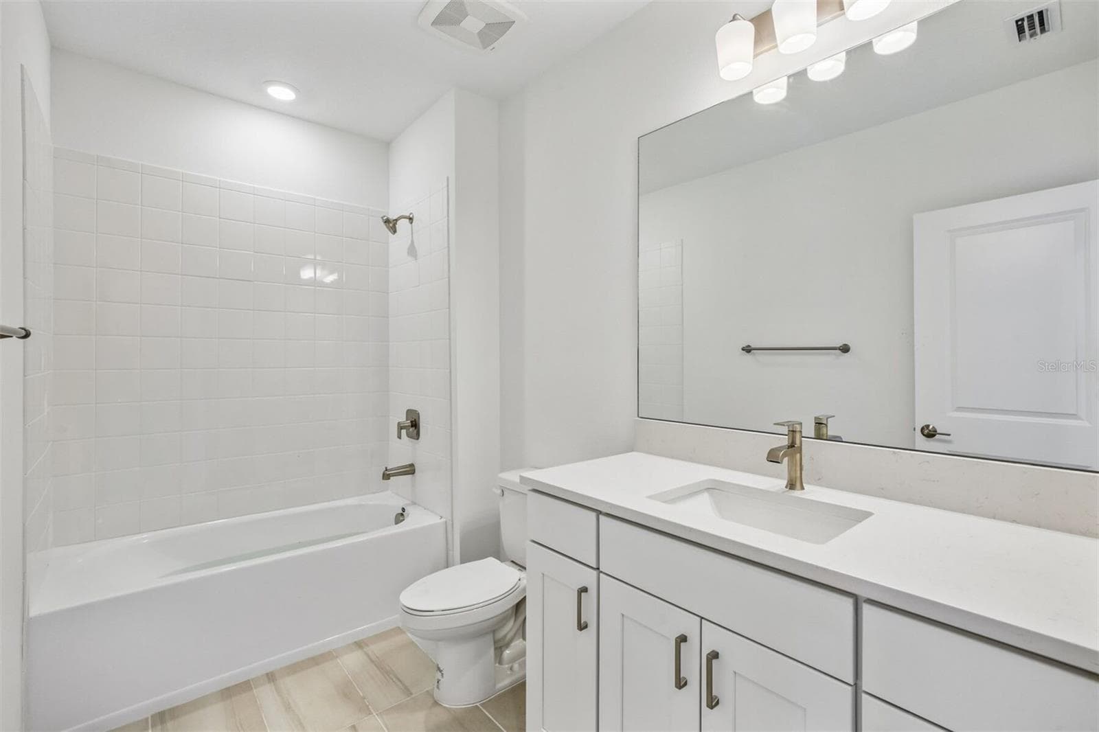 Single Family Residence at 8708 CANARD CV, PALMETTO, photo 41 of 54