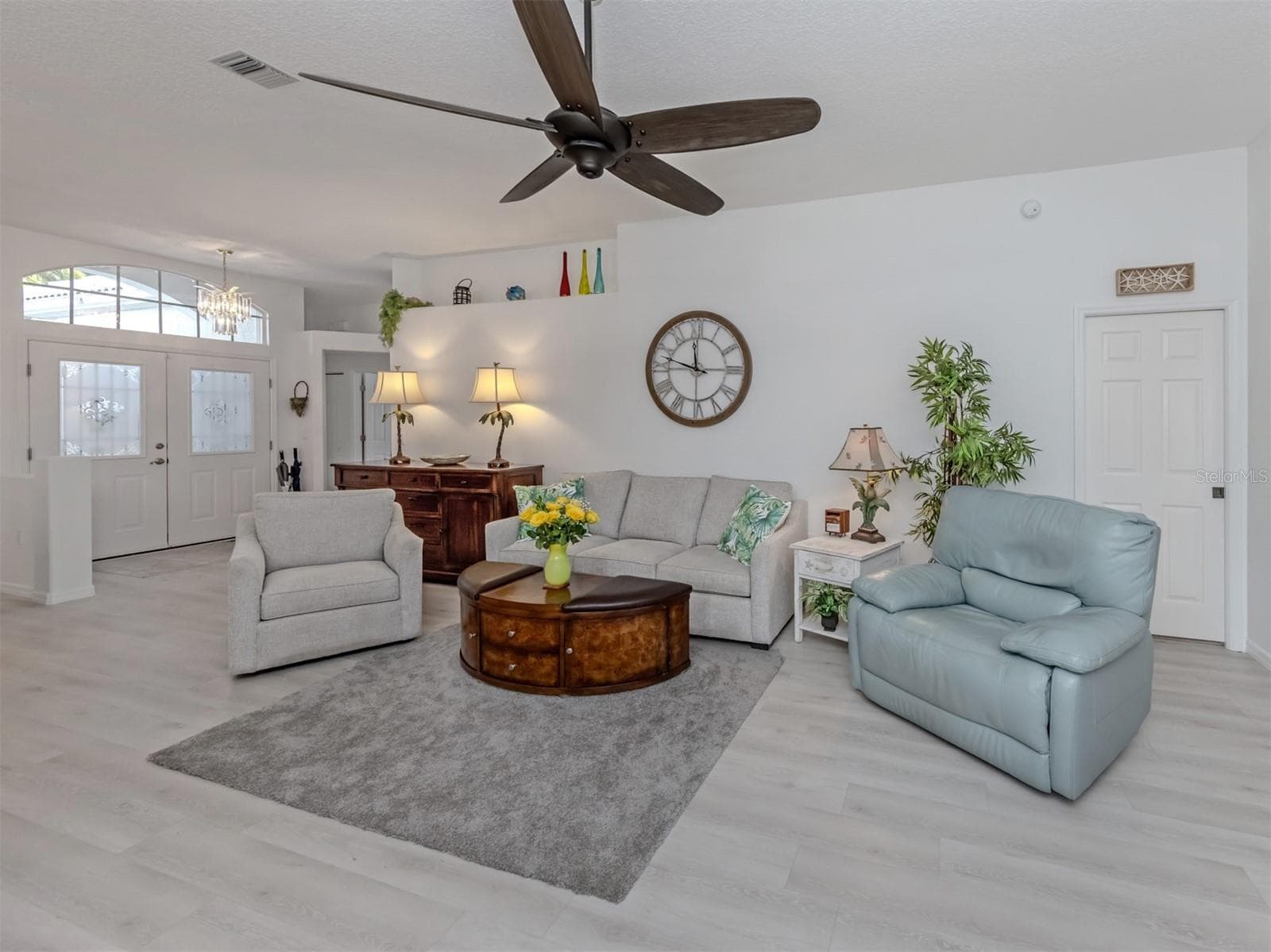 Single Family Residence at 1102 SOUTHLAKE CT, VENICE, photo 4 of 54