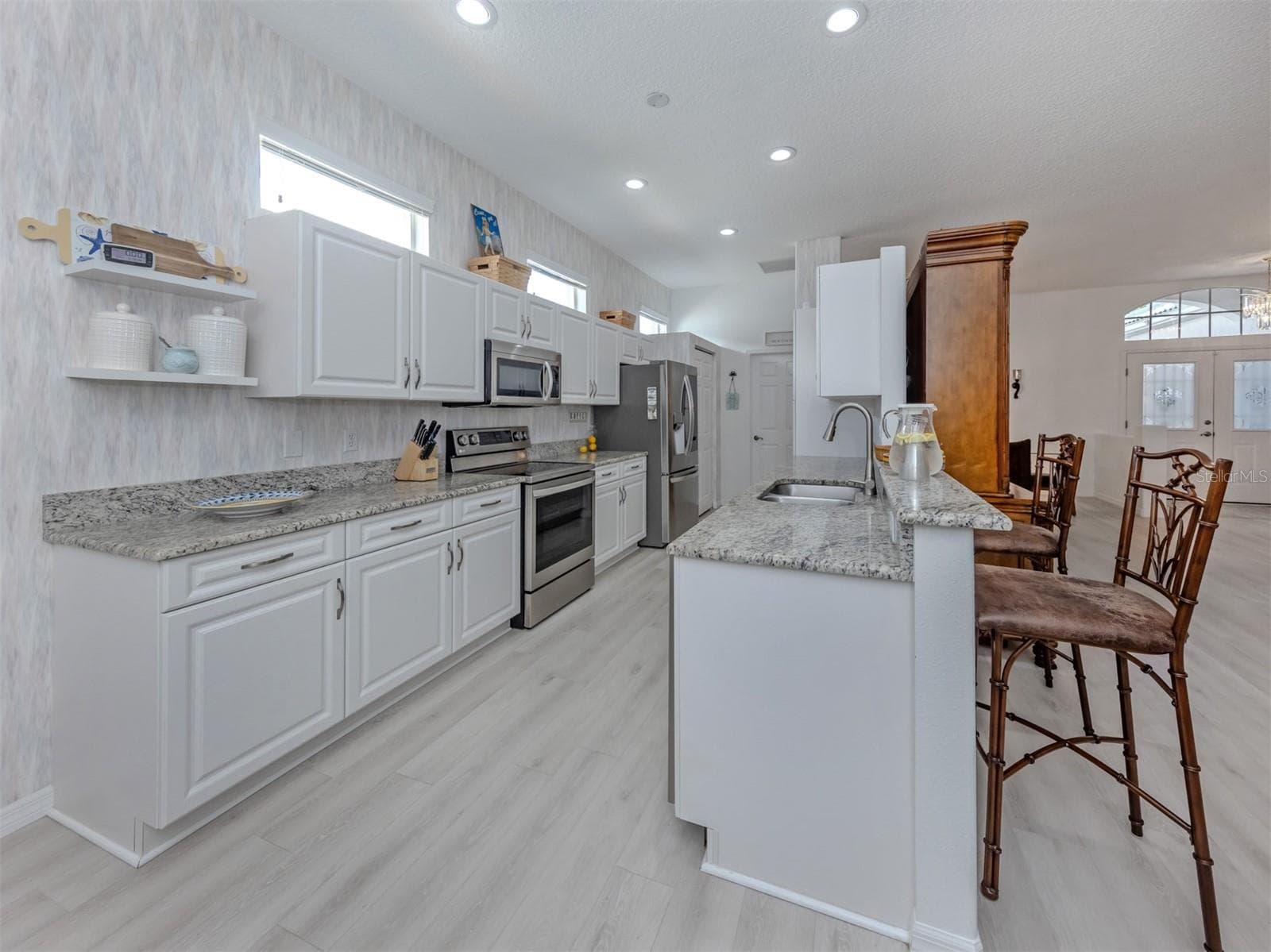 Single Family Residence at 1102 SOUTHLAKE CT, VENICE, photo 7 of 54