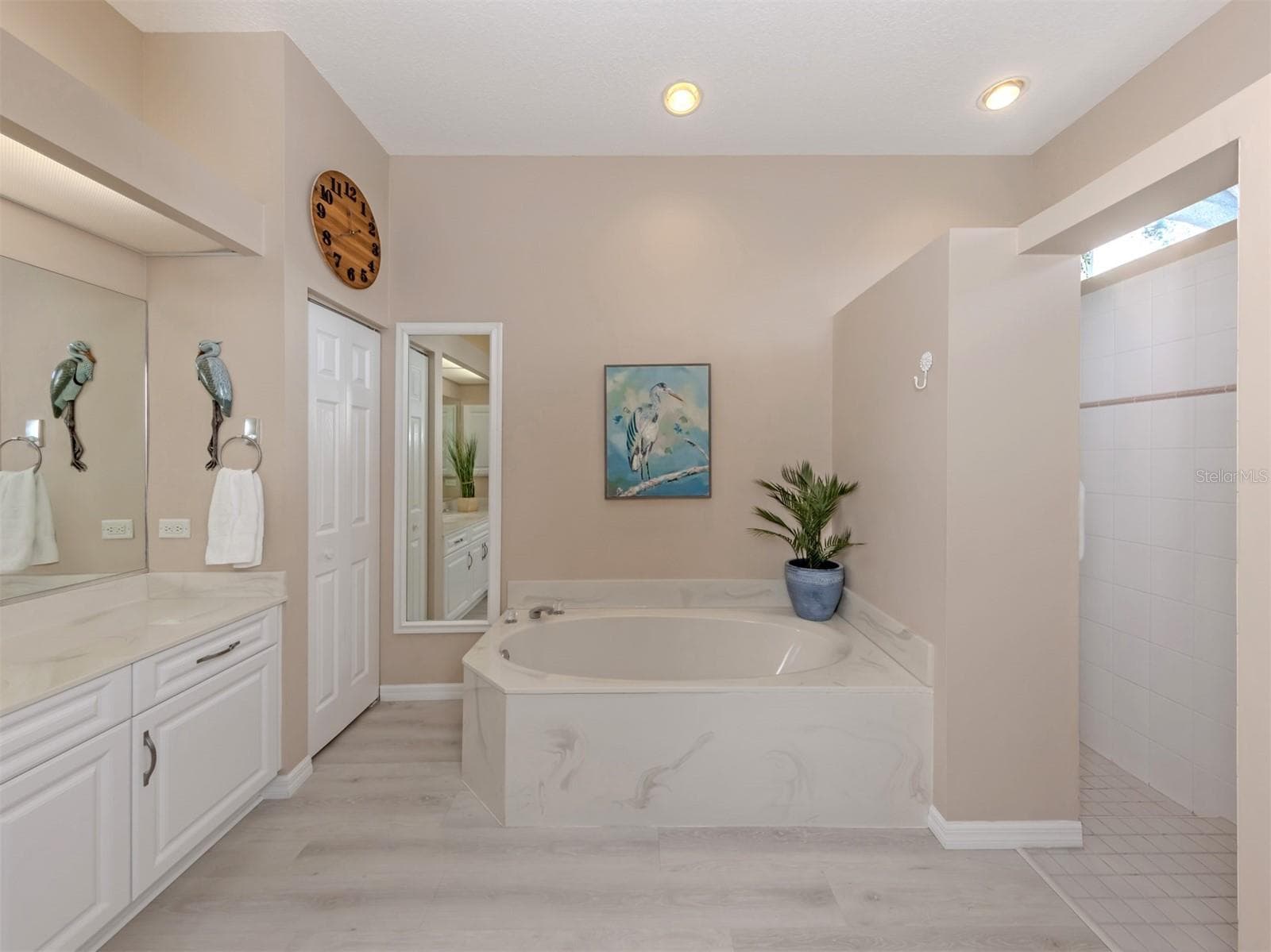 Single Family Residence at 1102 SOUTHLAKE CT, VENICE, photo 18 of 54
