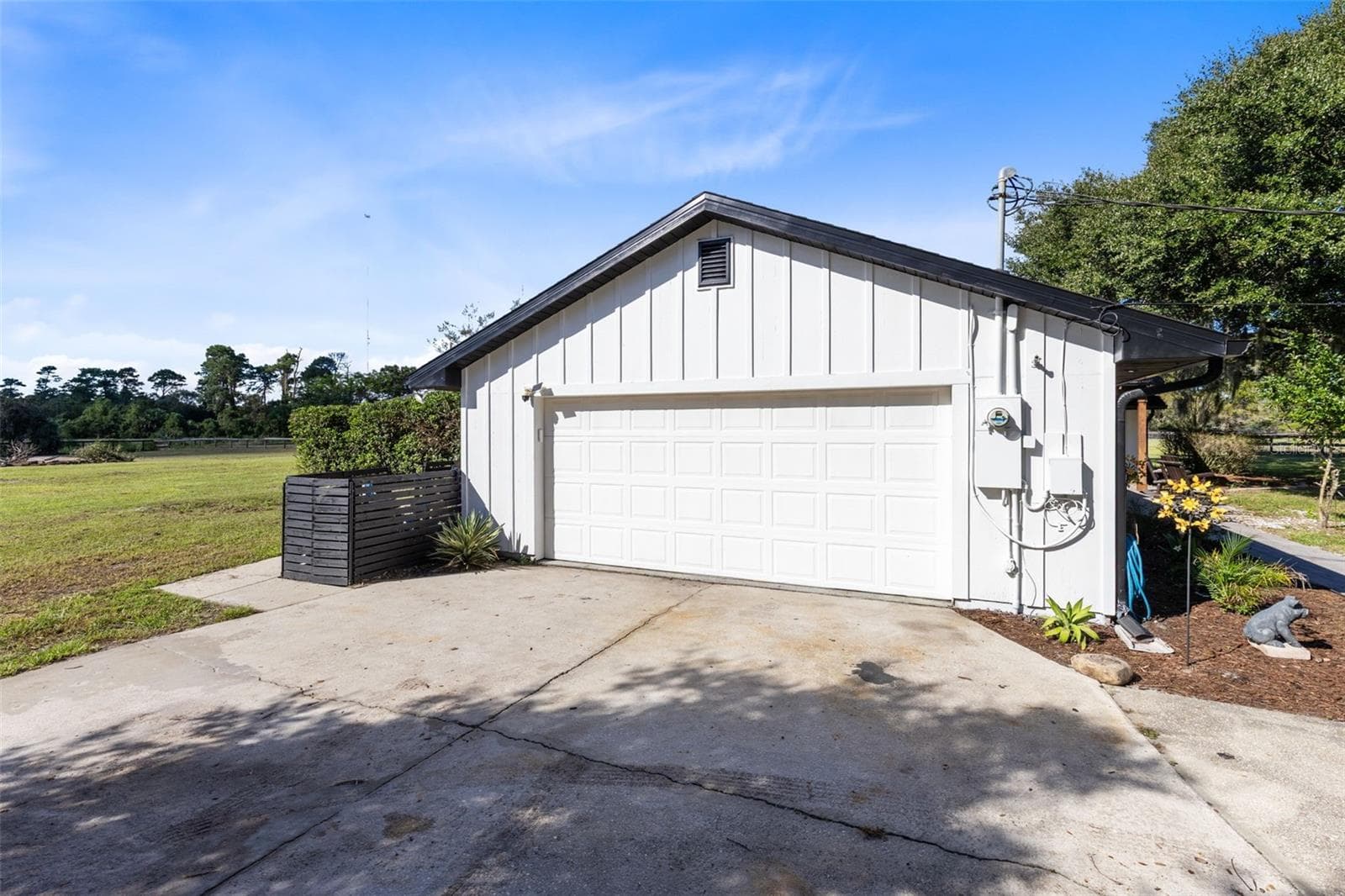 Home also features an oversized side-entry attached 2-car garage. - 2670 MILLS CREEK RD, CHULUOTA